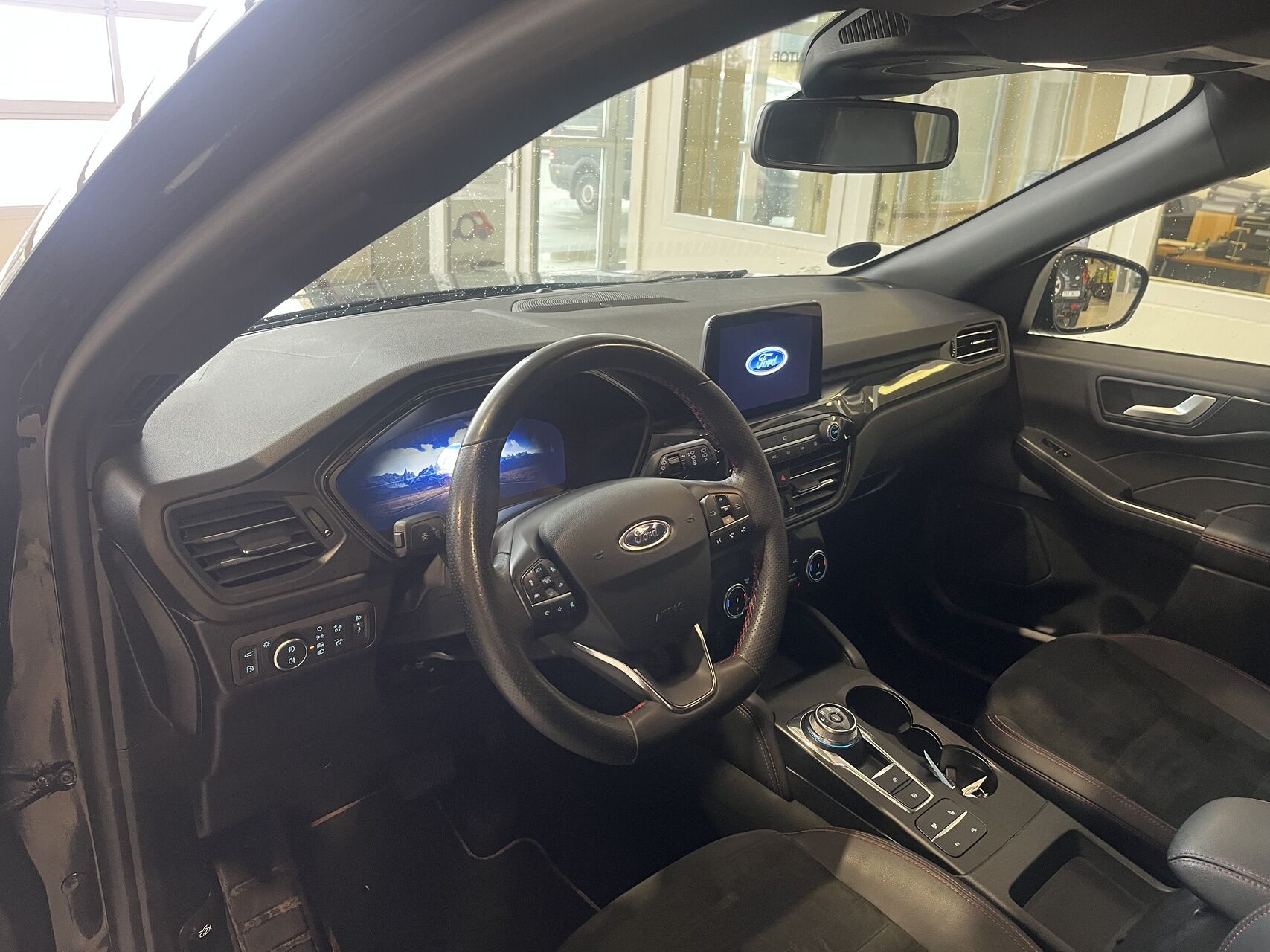 Billede af Ford Kuga 2,5 Plugin-hybrid ST-Line X CVT 225HK 5d Trinl. Gear