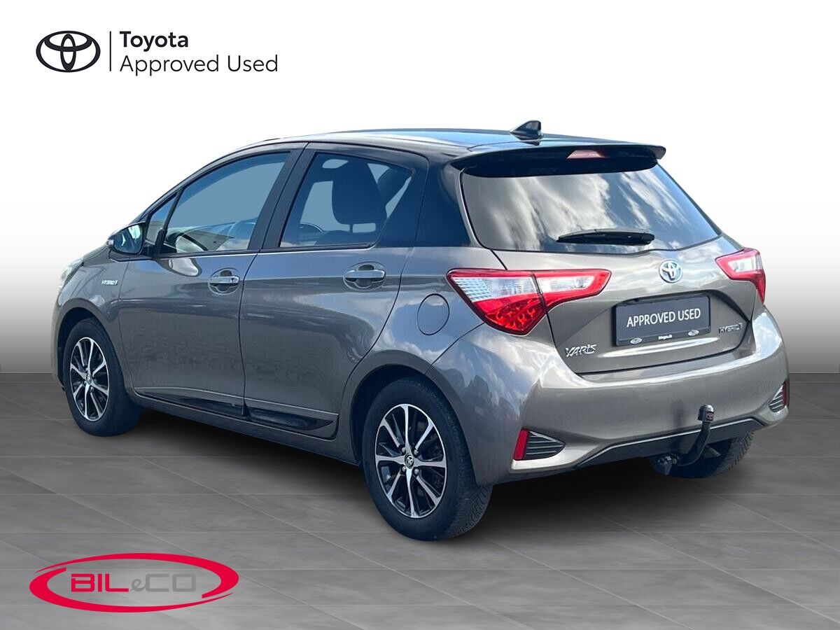 Billede af Toyota Yaris 1,5 Hybrid H3 Premiumpakke E-CVT 100HK 5d Trinl. Gear