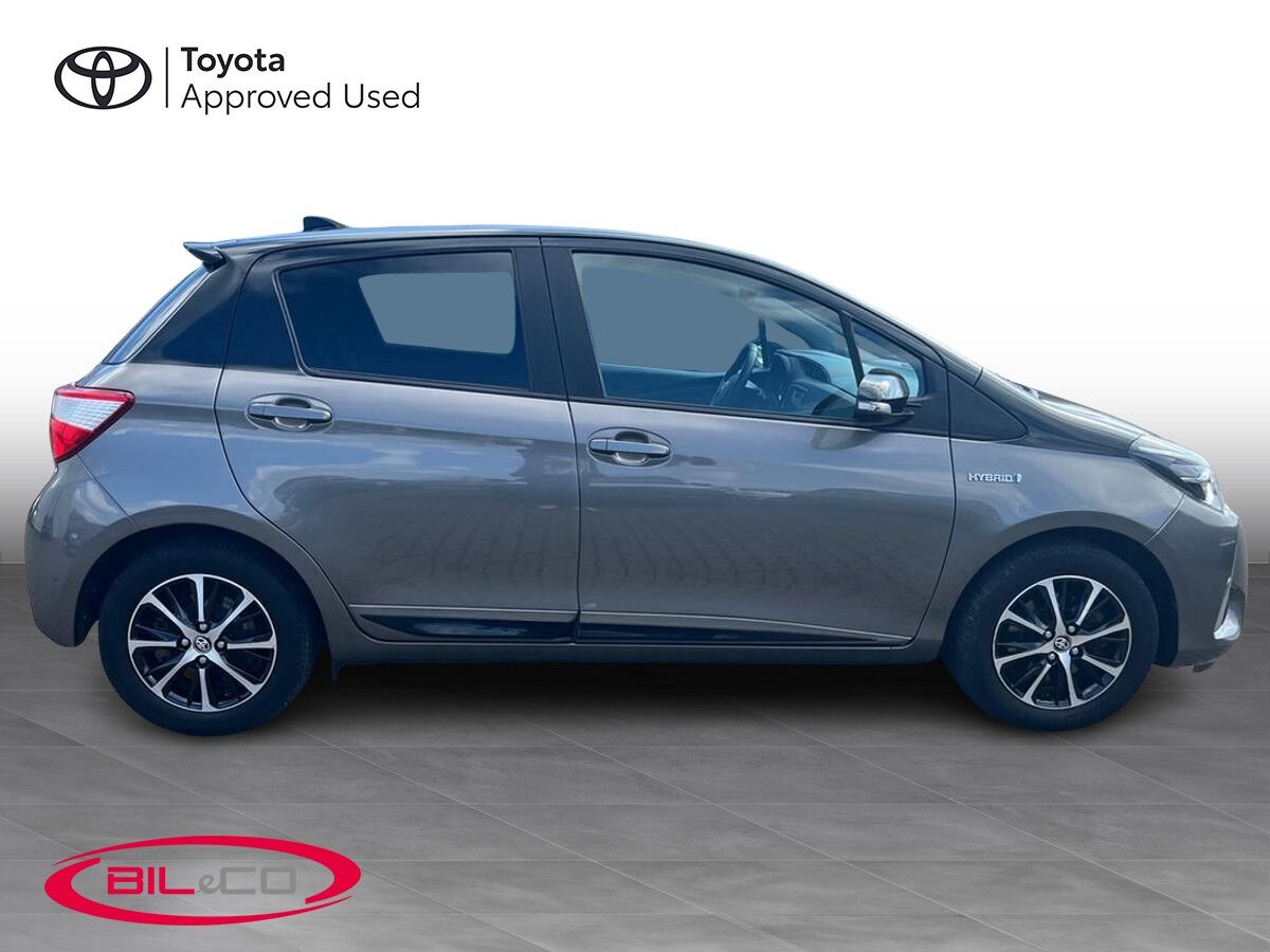 Billede af Toyota Yaris 1,5 Hybrid H3 Premiumpakke E-CVT 100HK 5d Trinl. Gear