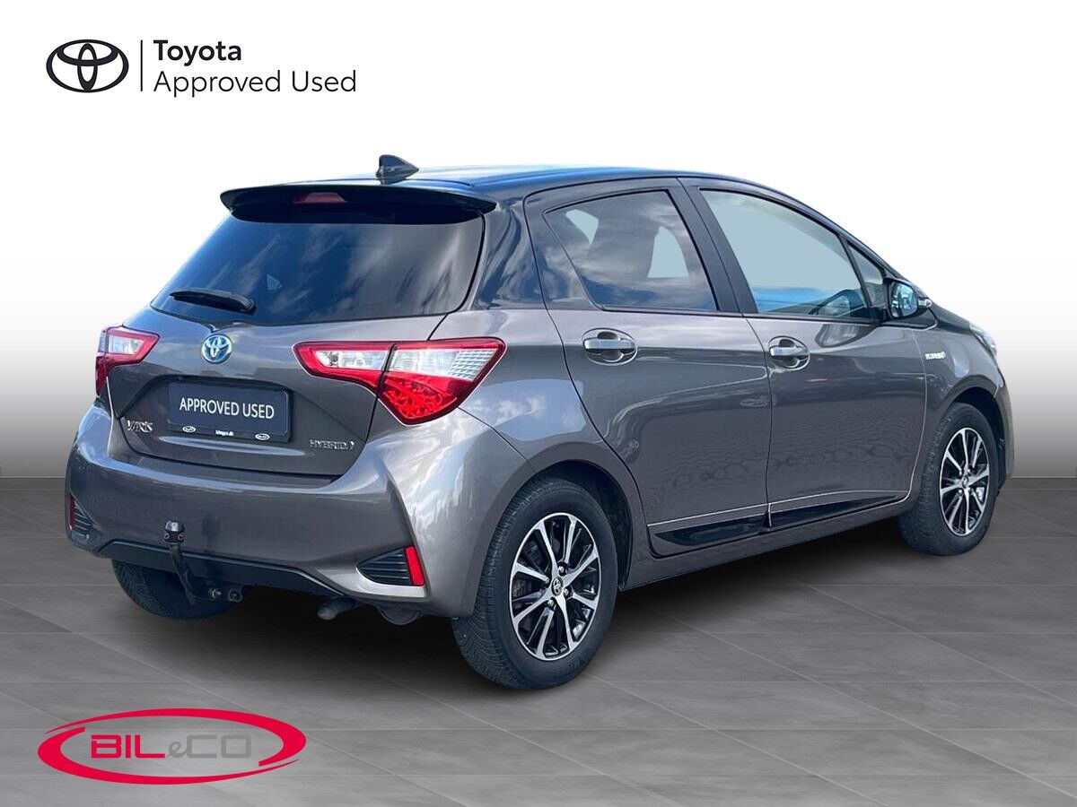 Billede af Toyota Yaris 1,5 Hybrid H3 Premiumpakke E-CVT 100HK 5d Trinl. Gear