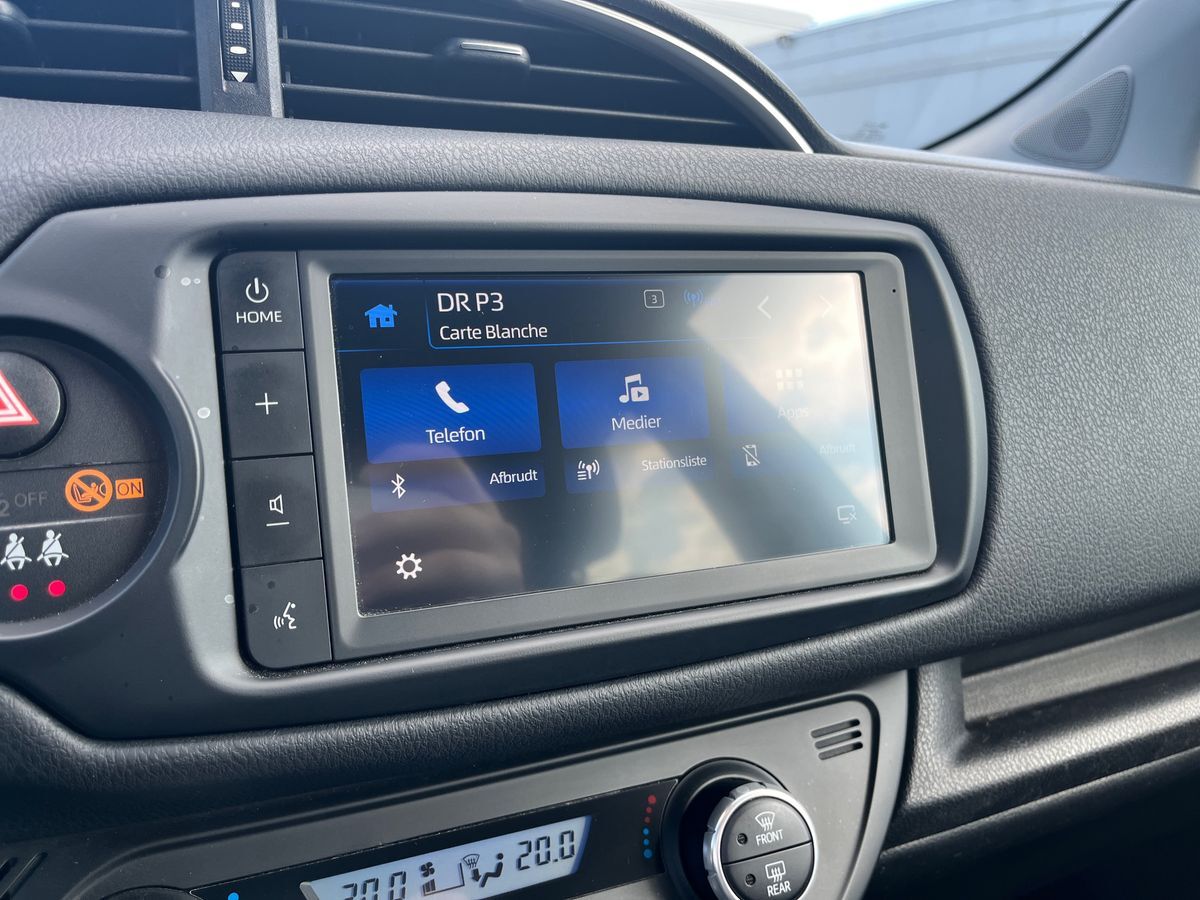 Billede af Toyota Yaris 1,5 Hybrid H3 Premiumpakke E-CVT 100HK 5d Trinl. Gear