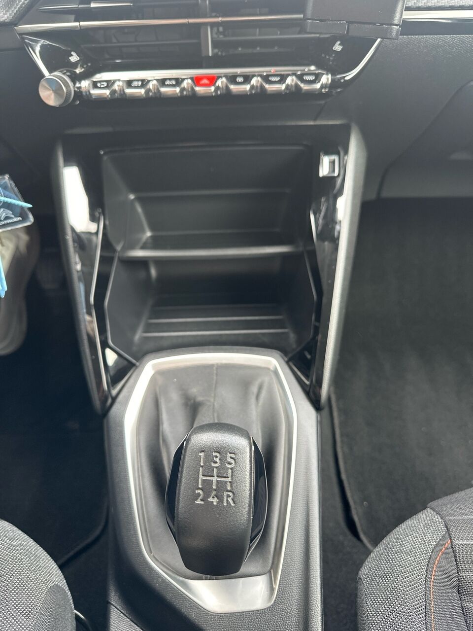 Billede af Peugeot 208 1,2 PureTech Selection 75HK 5d