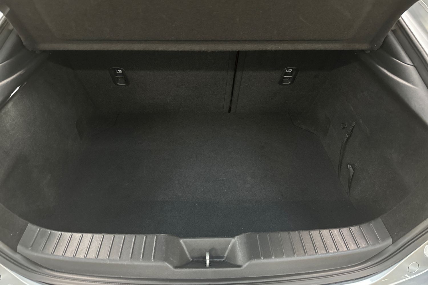 Billede af Mazda 3 2,0 Skyactiv-X  Mild hybrid Cosmo 180HK 5d 6g Aut.