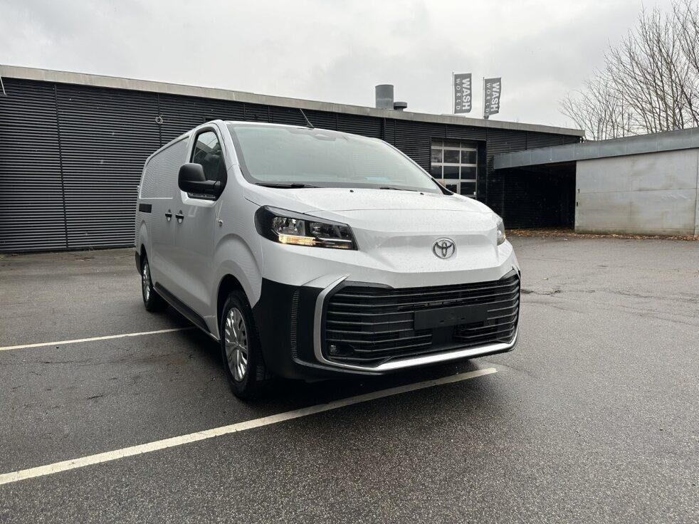 Billede af Toyota Proace Electric Long EL Comfort Master To Skydedør 136HK Van Aut.