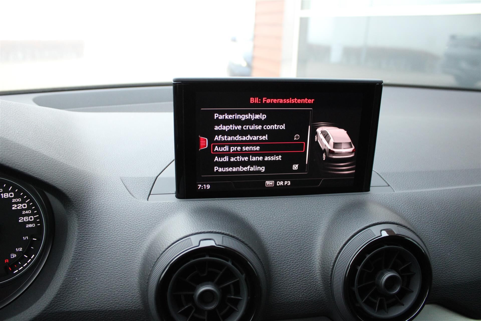 Billede af Audi Q2 1,4 TFSI Sport S Tronic 150HK 5d 7g Aut.