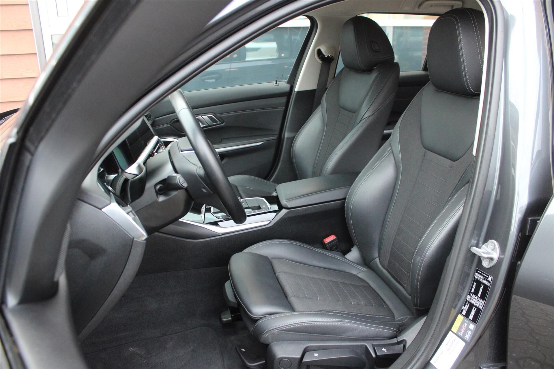 Billede af BMW 330e Touring 2,0 Plugin-hybrid Sport Line Steptronic 292HK Stc 8g Aut.