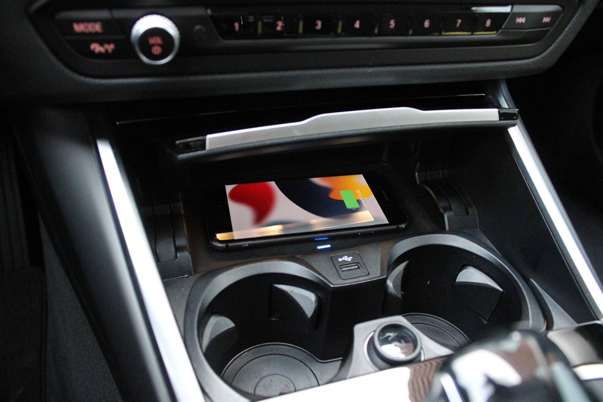 Billede af BMW 330e Touring 2,0 Plugin-hybrid Sport Line Steptronic 292HK Stc 8g Aut.