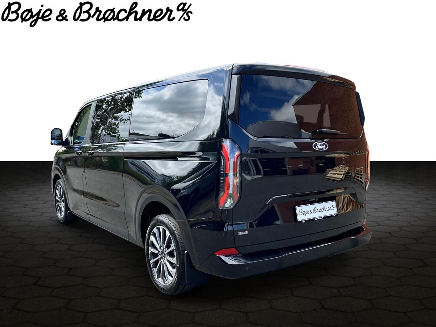 Billede af Ford Tourneo Custom 340 L2H1 2,5 Plugin-hybrid Titanium X CVT 233HK Aut.
