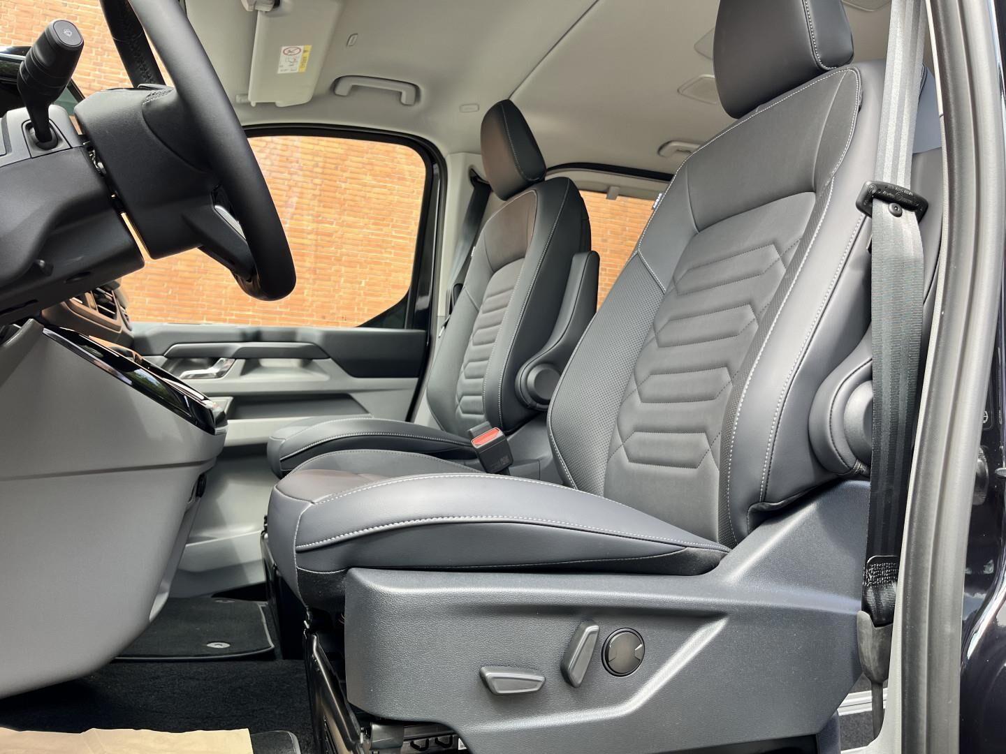 Billede af Ford Tourneo Custom 340 L2H1 2,5 Plugin-hybrid Titanium X CVT 233HK Aut.