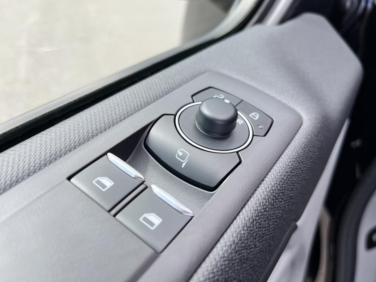 Billede af Ford Tourneo Custom 340 L2H1 2,5 Plugin-hybrid Titanium X CVT 233HK Aut.