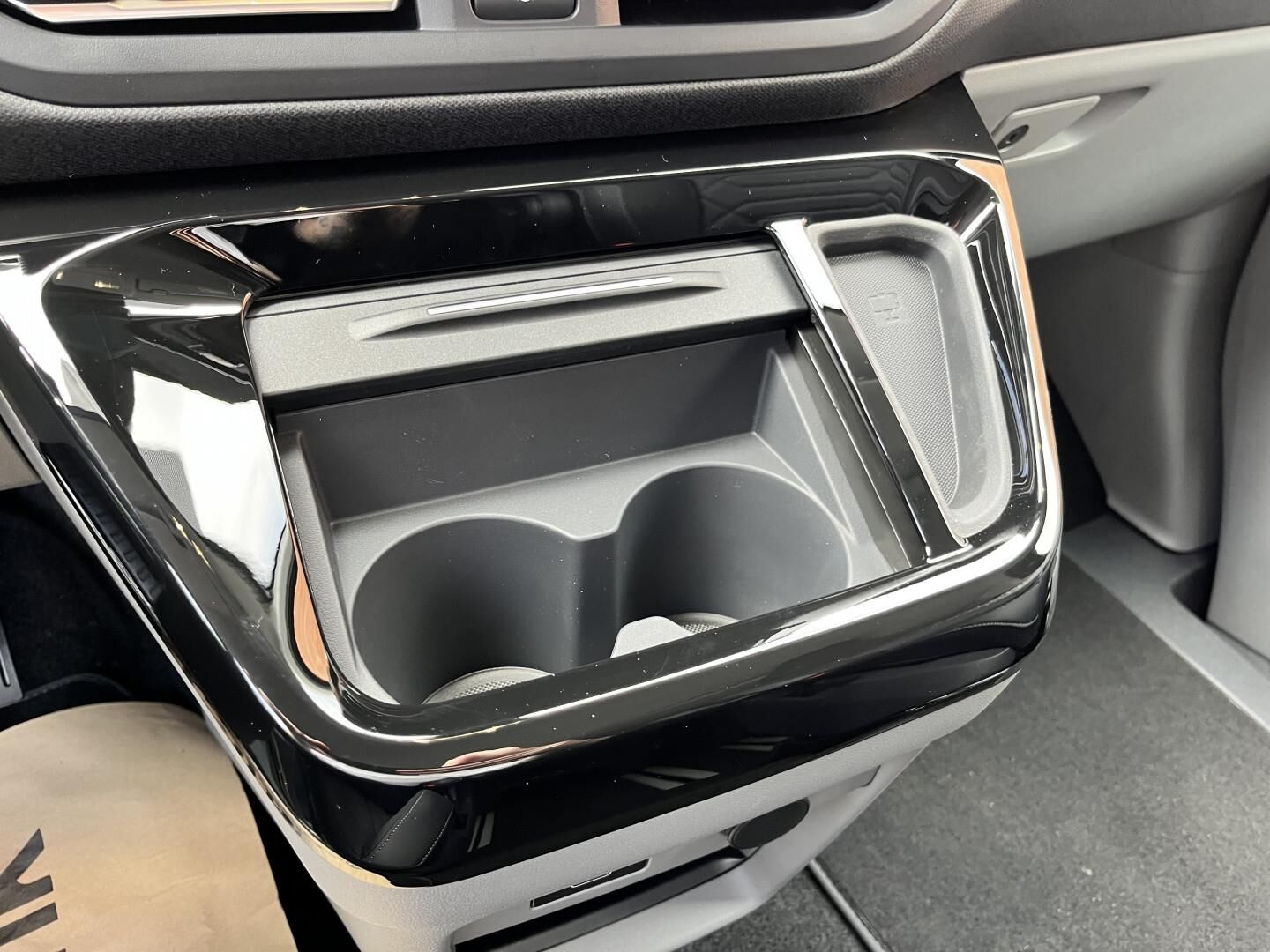 Billede af Ford Tourneo Custom 340 L2H1 2,5 Plugin-hybrid Titanium X CVT 233HK Aut.