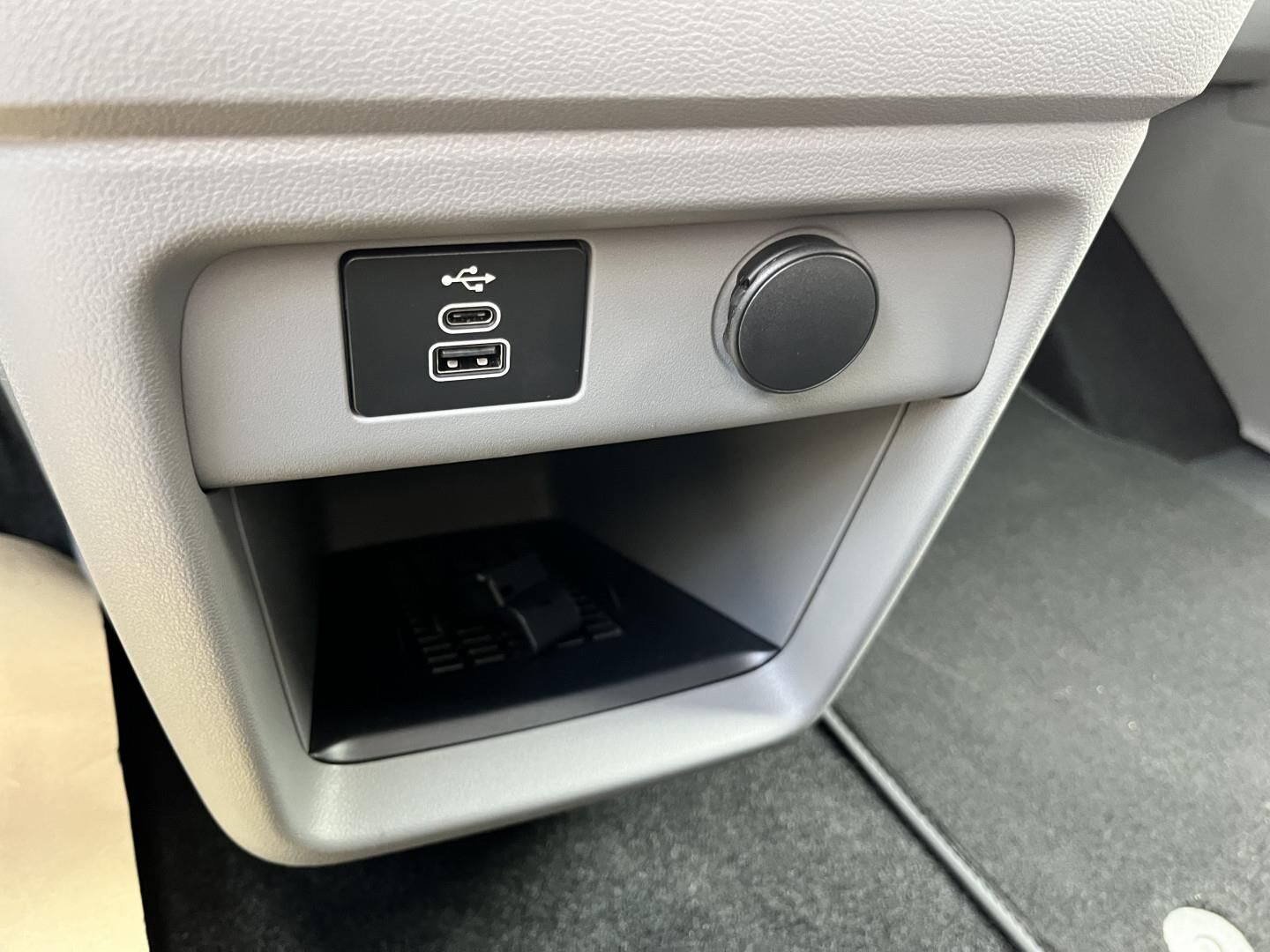 Billede af Ford Tourneo Custom 340 L2H1 2,5 Plugin-hybrid Titanium X CVT 233HK Aut.