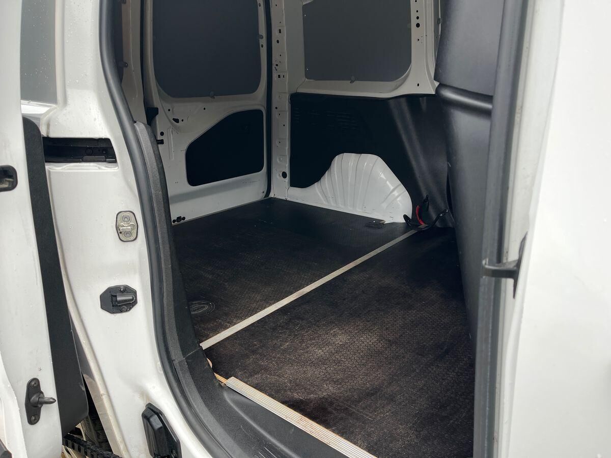 Billede af Toyota Proace City Medium 1,5 D Comfort Smart Active Vision Dobbelt Bagdør 102HK Van
