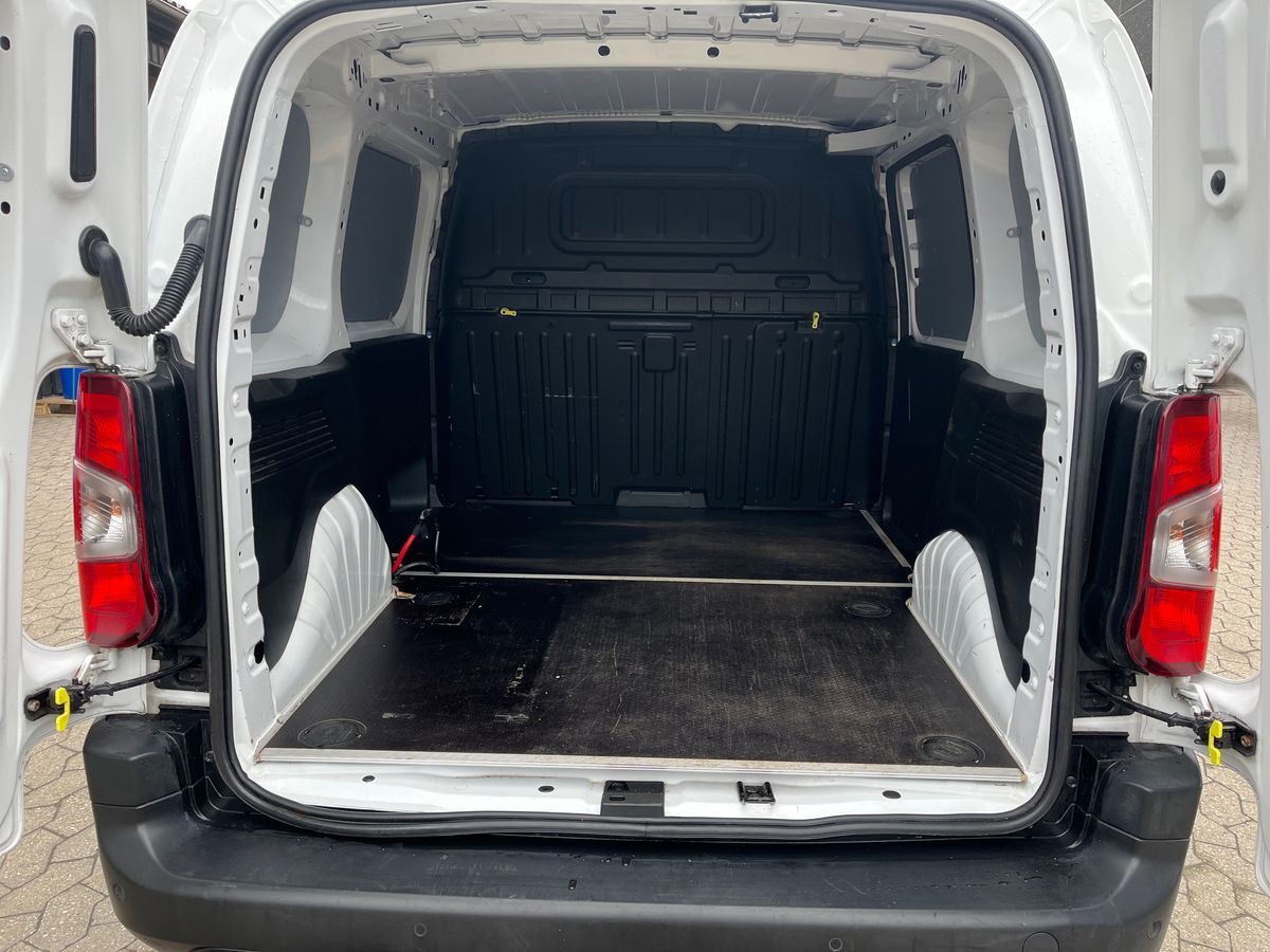 Billede af Toyota Proace City Medium 1,5 D Comfort Smart Active Vision Dobbelt Bagdør 102HK Van