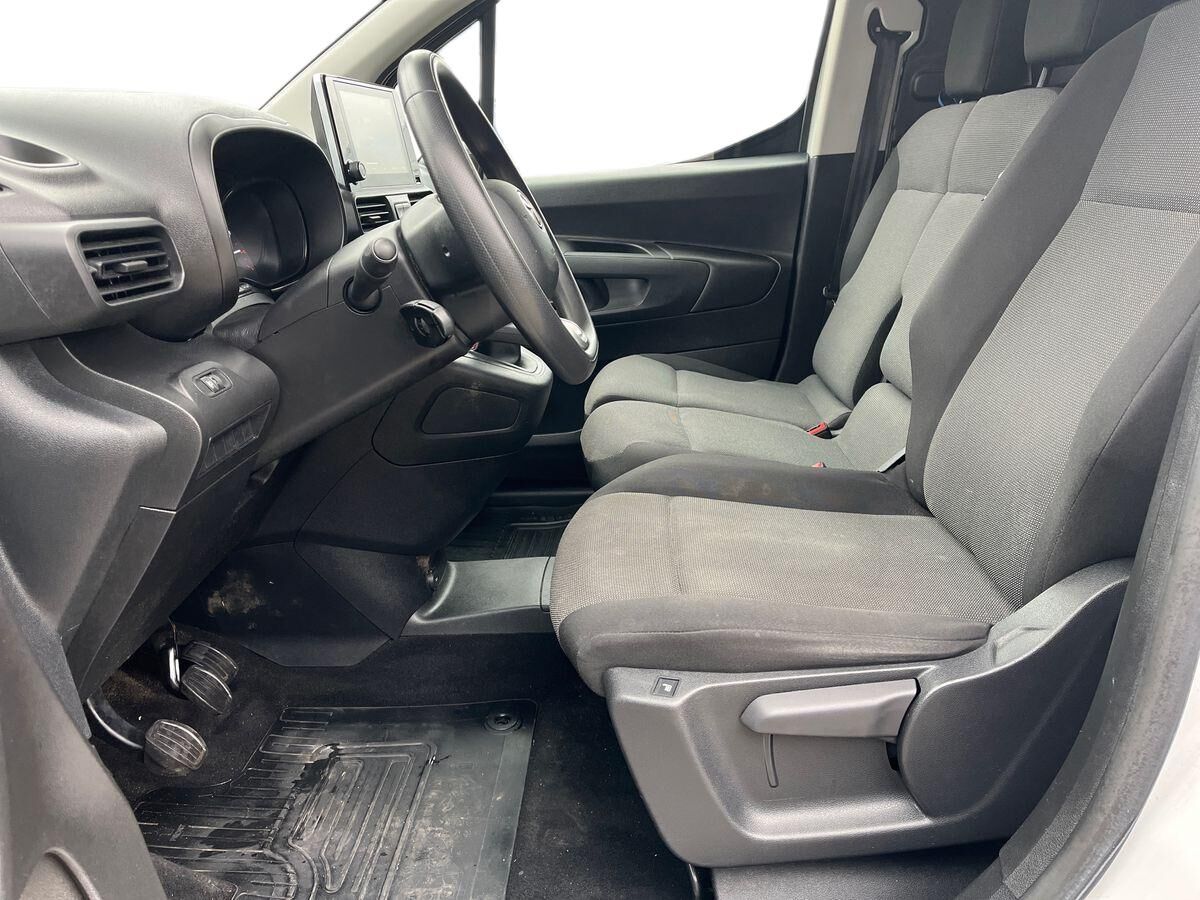 Billede af Toyota Proace City Medium 1,5 D Comfort Smart Active Vision Dobbelt Bagdør 102HK Van