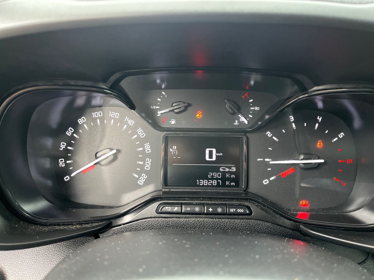 Billede af Toyota Proace City Medium 1,5 D Comfort Smart Active Vision Dobbelt Bagdør 102HK Van