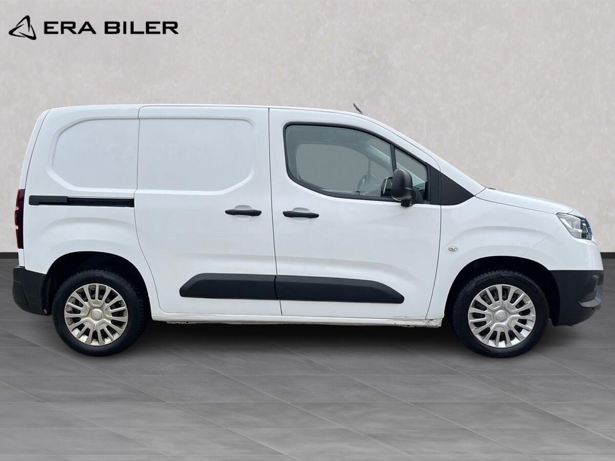 Billede af Toyota Proace City Medium 1,5 D Comfort Smart Active Vision Dobbelt Bagdør 102HK Van