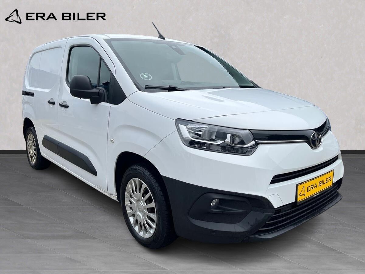 Billede af Toyota Proace City Medium 1,5 D Comfort Smart Active Vision Dobbelt Bagdør 102HK Van