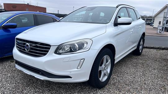 Volvo XC60 2,0 D4 Momentum 181HK 5d 8g Aut.