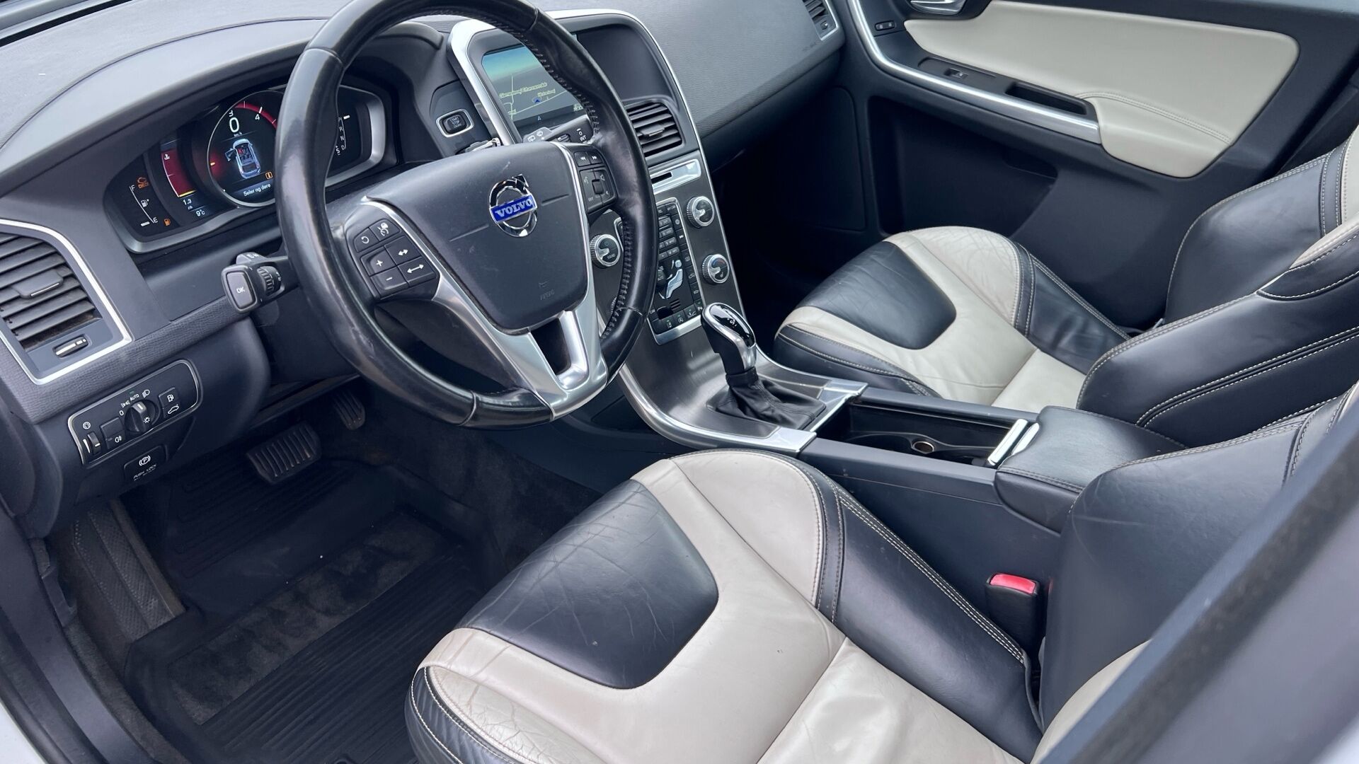Billede af Volvo XC60 2,0 D4 Momentum 181HK 5d 8g Aut.