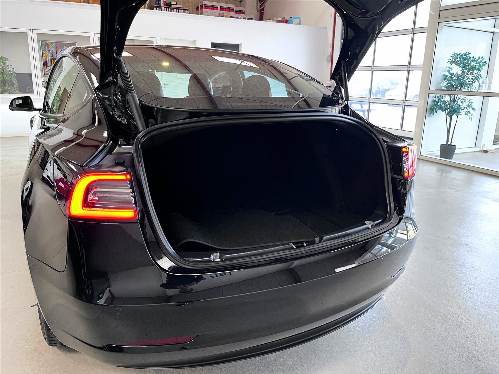 Billede af Tesla Model 3 EL Standard Range Plus 325HK Aut.