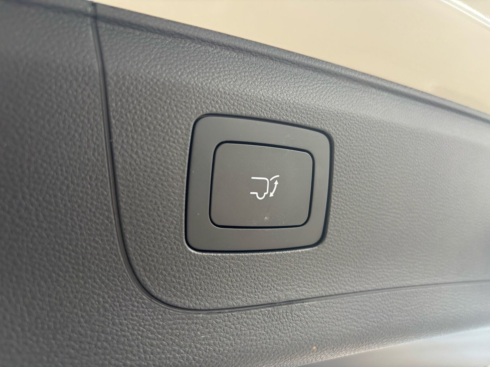 Billede af Maxus Euniq 5 6 Sæder EL 177HK Aut.