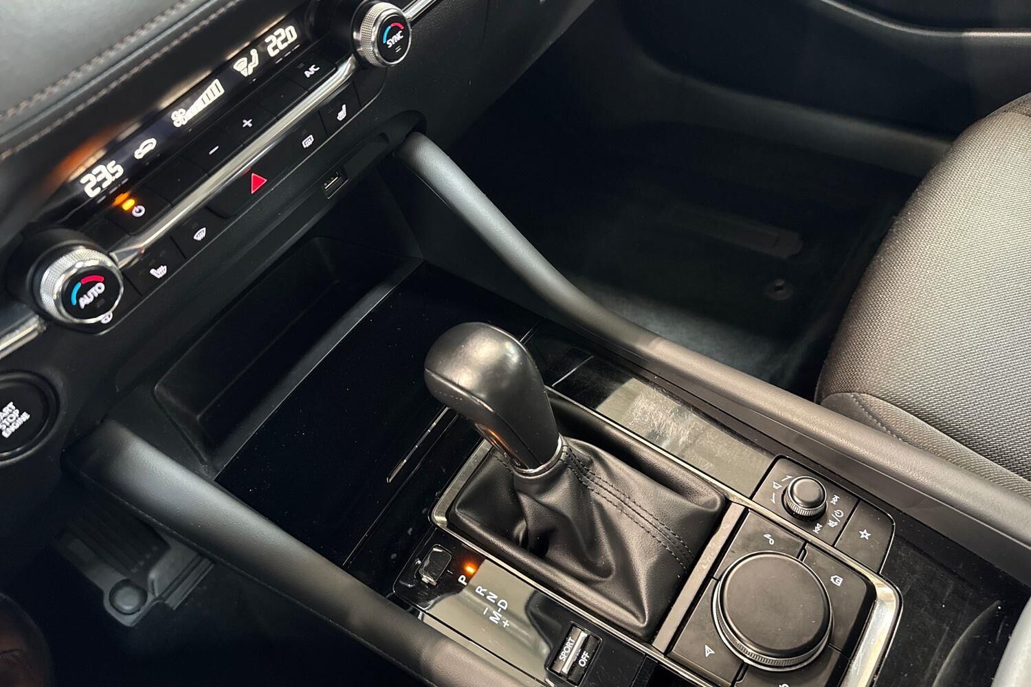 Billede af Mazda 3 2,0 Skyactiv-G  Mild hybrid Sky 122HK 6g Aut.