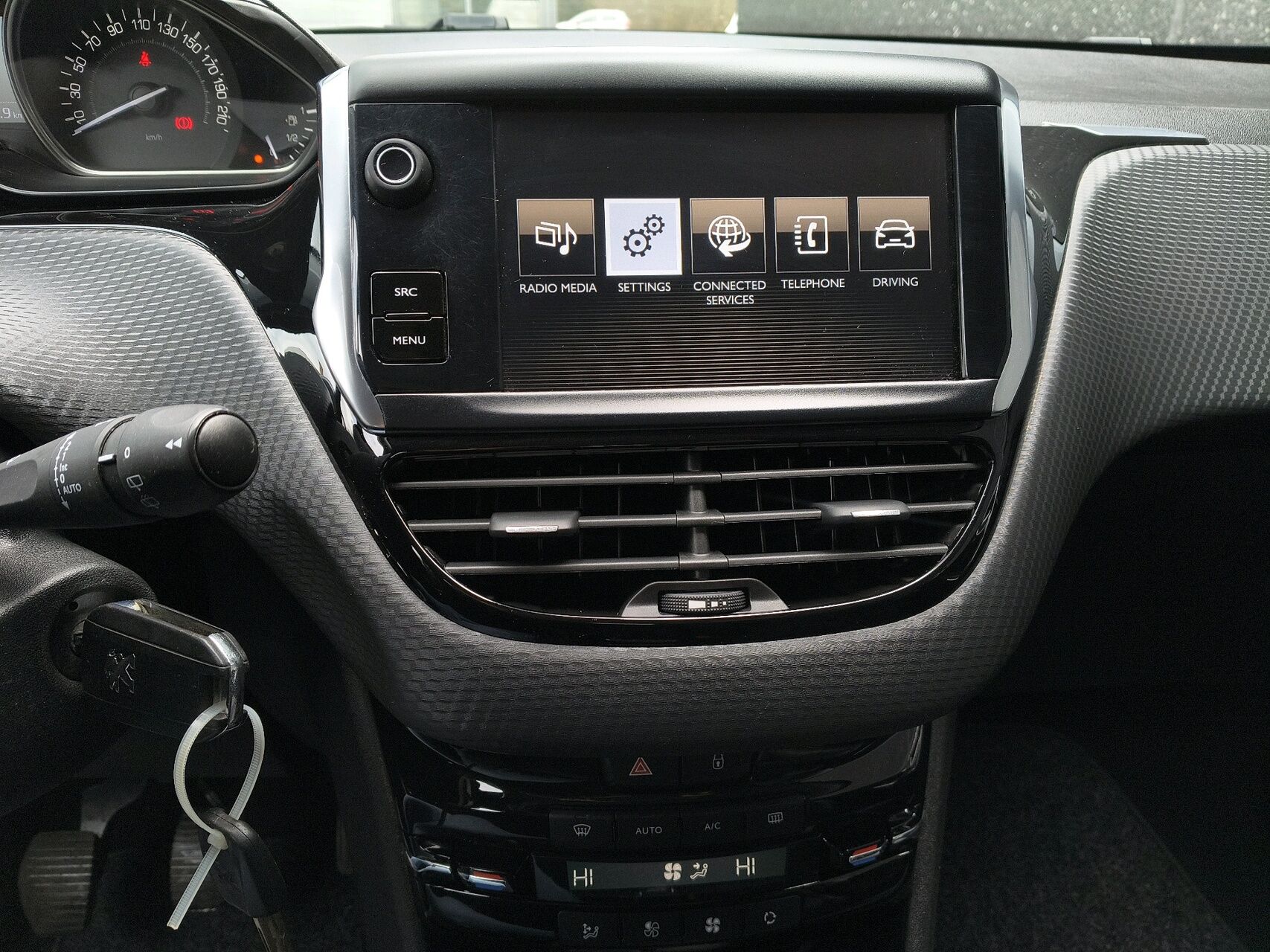 Billede af Peugeot 2008 1,6 BlueHDi Allure 100HK