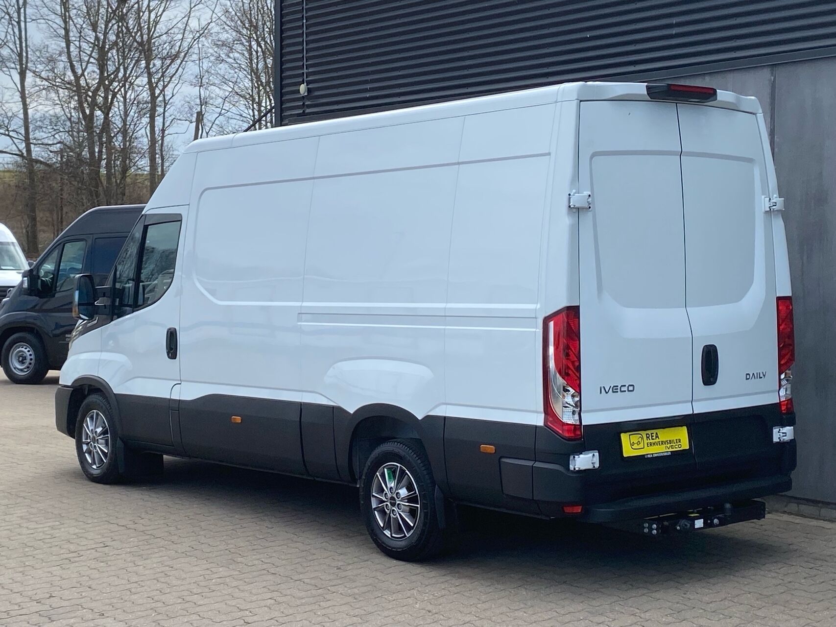 Billede af Iveco Daily 35S18 12m3 3,0 D 180HK Van 8g Aut.