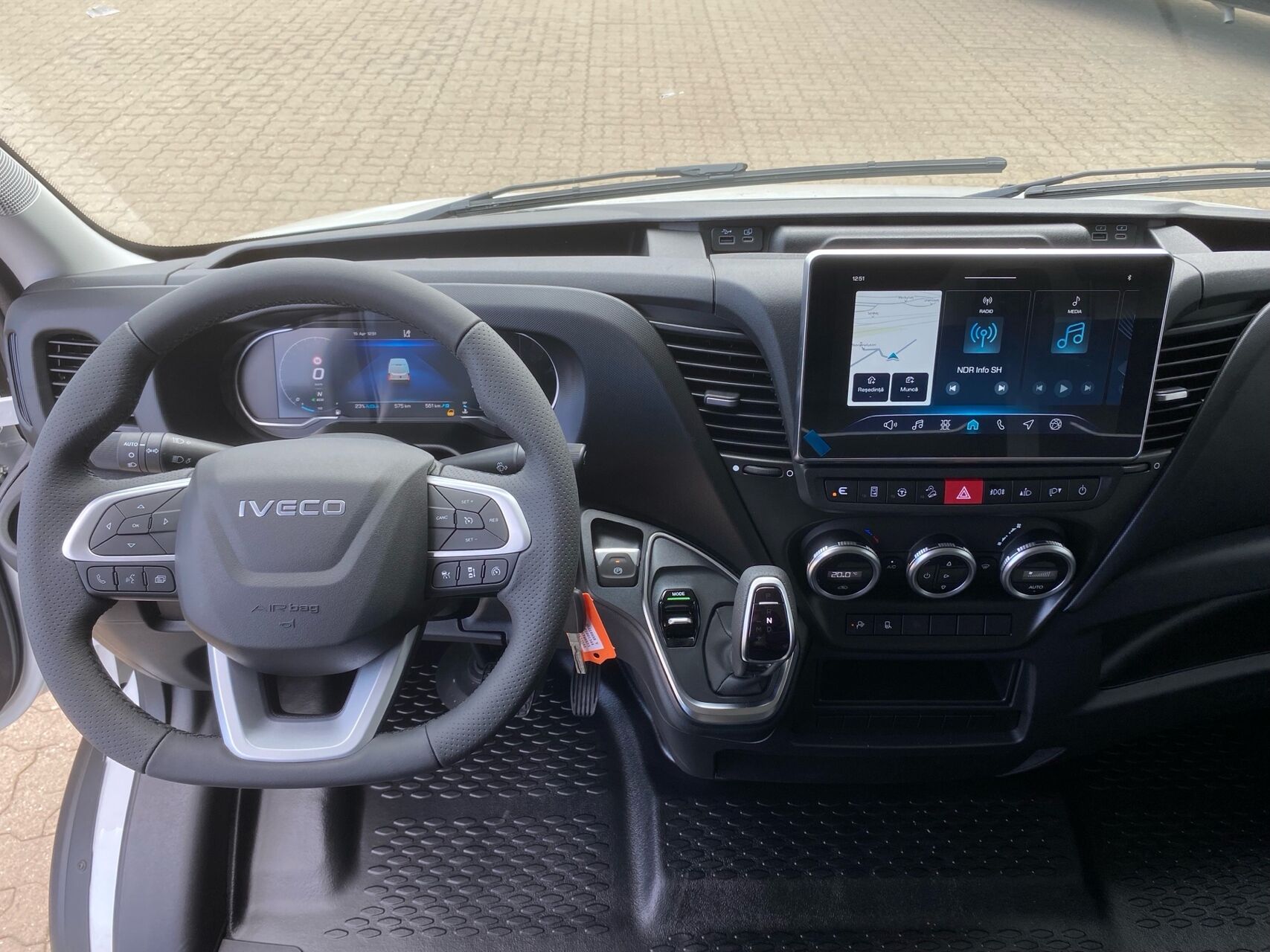 Billede af Iveco Daily 35S18 12m3 3,0 D 180HK Van 8g Aut.