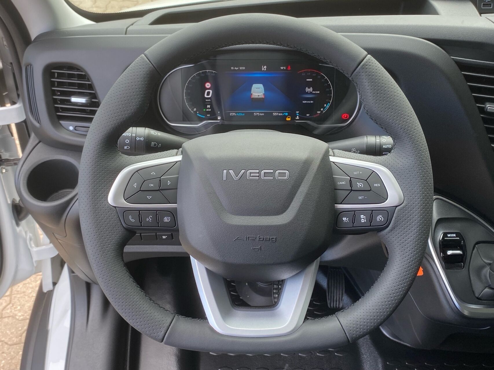 Billede af Iveco Daily 35S18 12m3 3,0 D 180HK Van 8g Aut.
