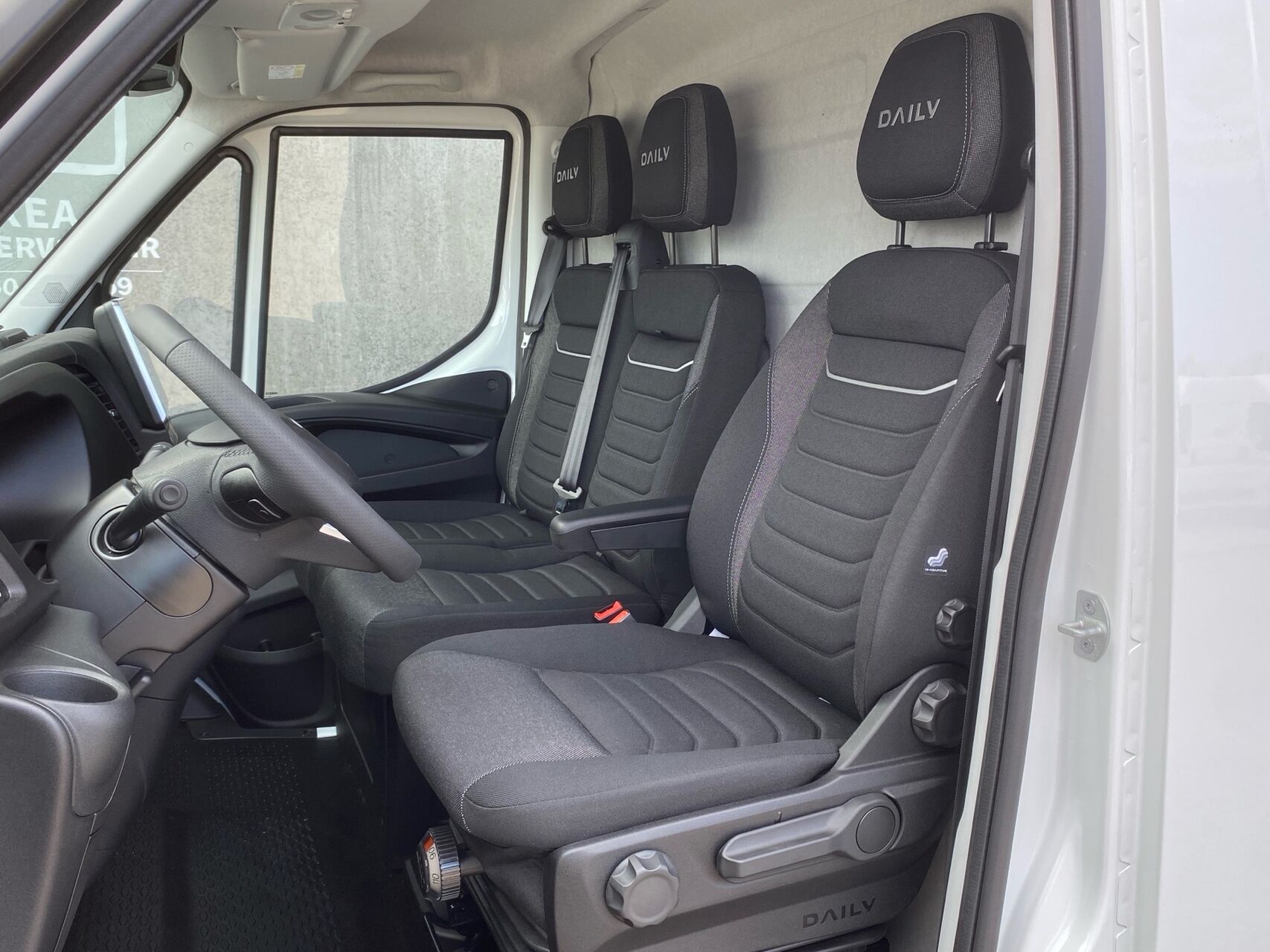 Billede af Iveco Daily 35S18 12m3 3,0 D 180HK Van 8g Aut.