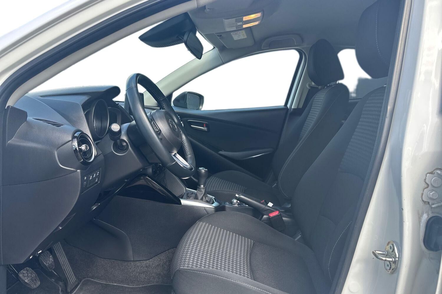 Billede af Mazda 2 1,5 Skyactiv-G Niseko 90HK 5d