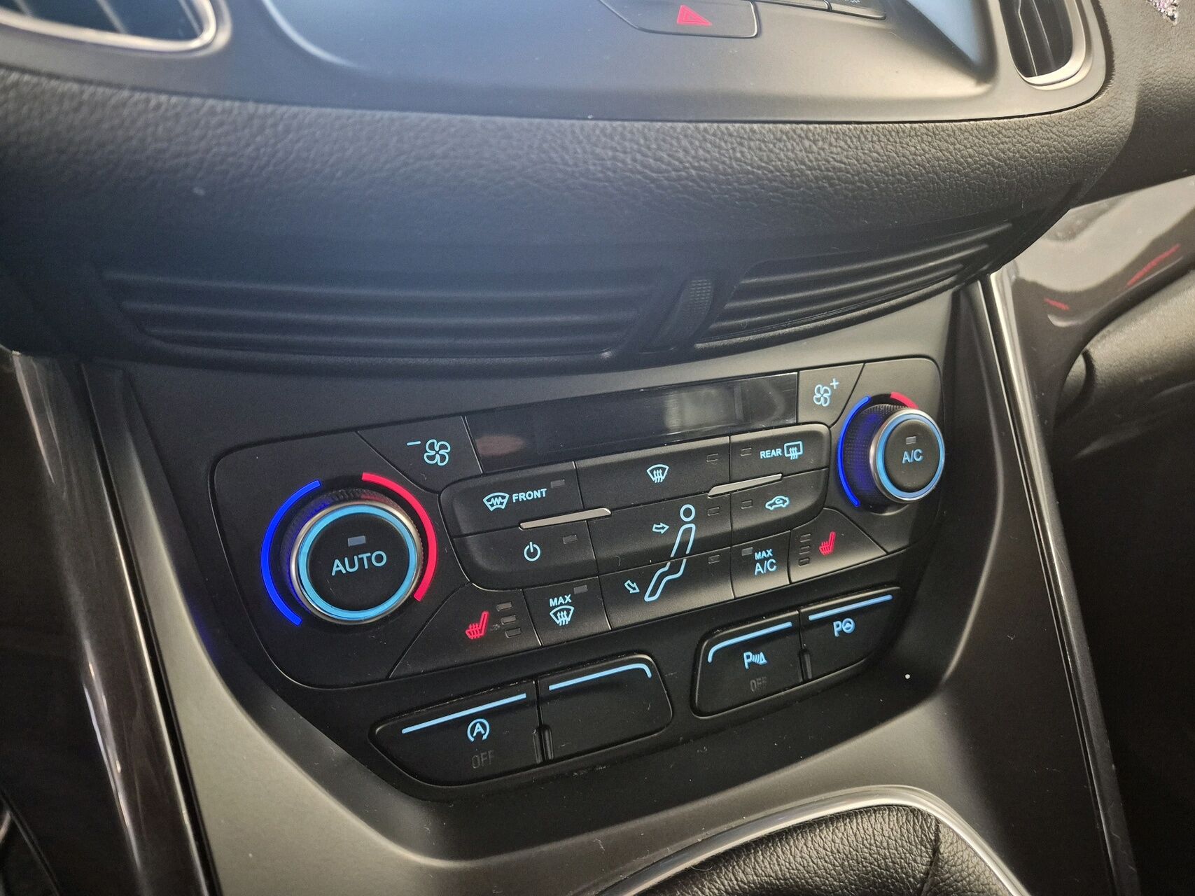 Billede af Ford C-MAX 1,5 TDCi Titanium 120HK 6g