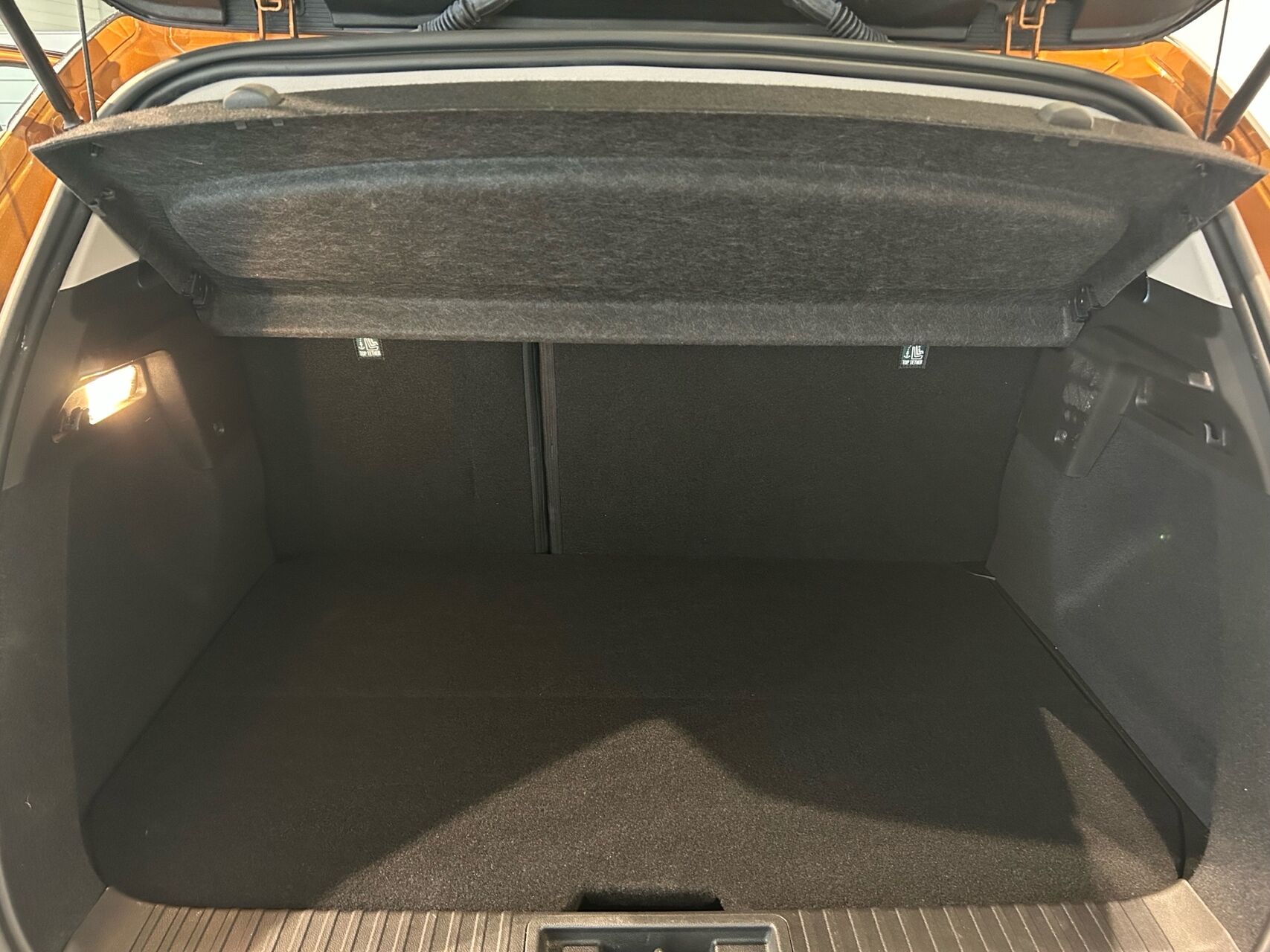 Billede af Renault Captur 1,6 E-TECH  Plugin-hybrid Intens 160HK 5d Aut.