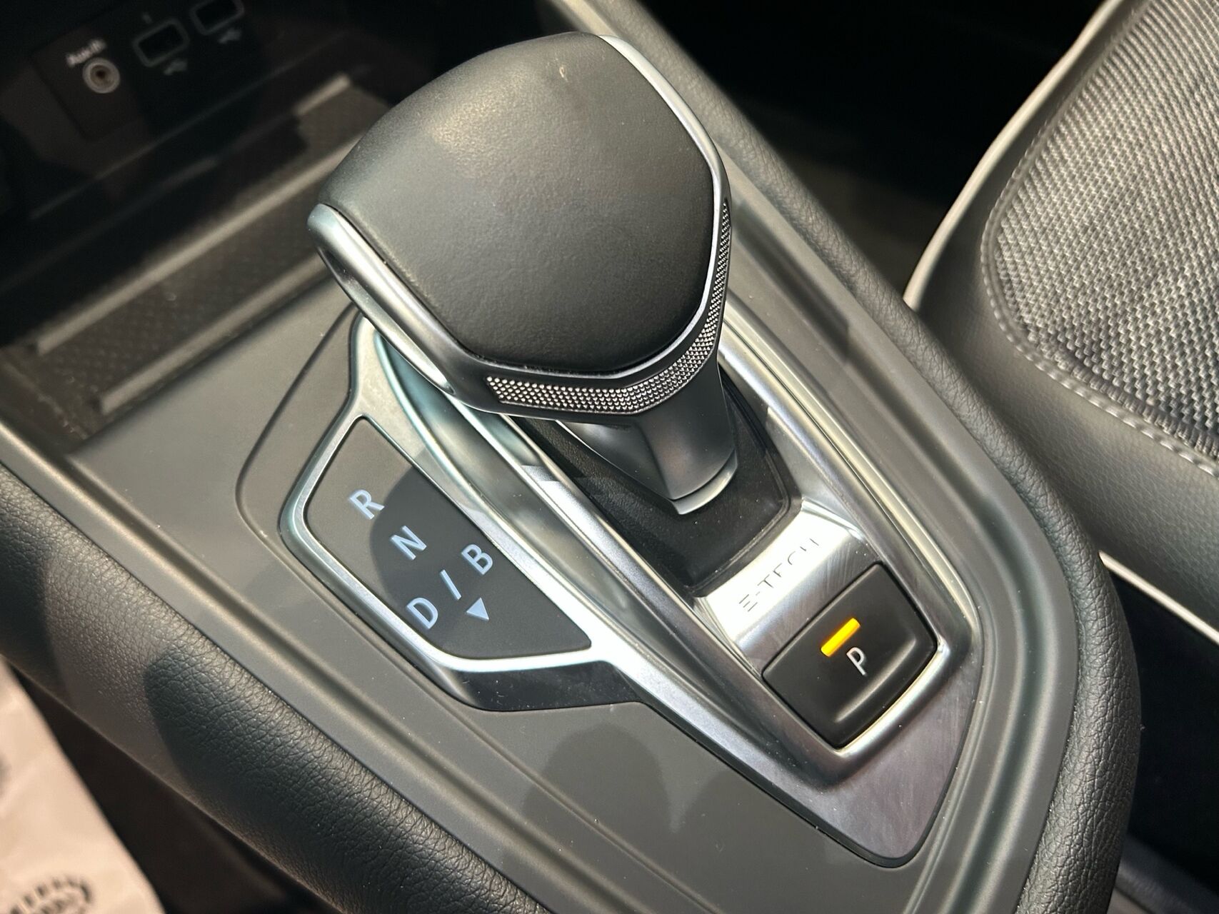 Billede af Renault Captur 1,6 E-TECH  Plugin-hybrid Intens 160HK 5d Aut.