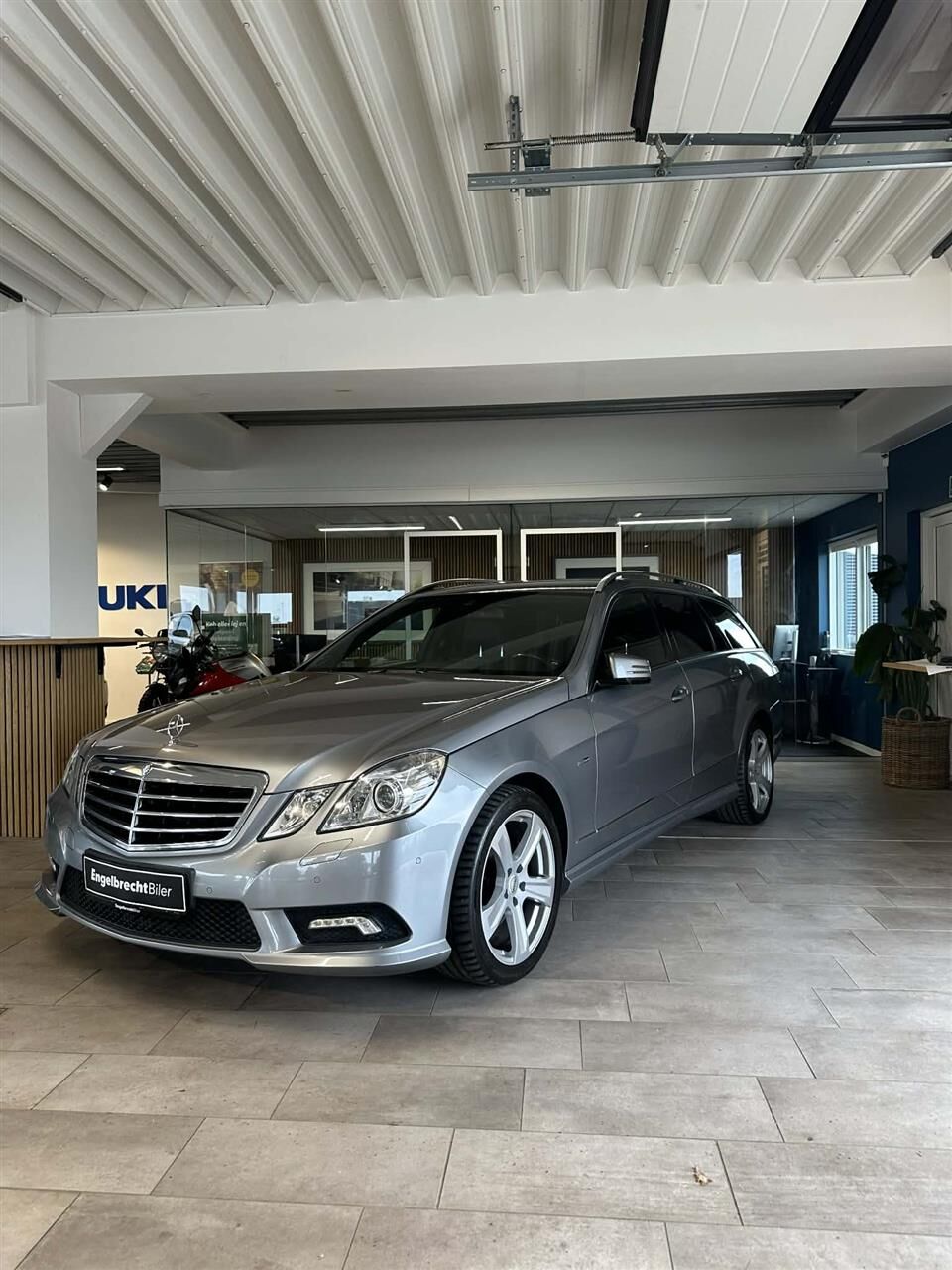 Billede af Mercedes-Benz E350 d T 3,0 CDI BlueEfficiency 4Matic 265HK Stc 7g Aut.