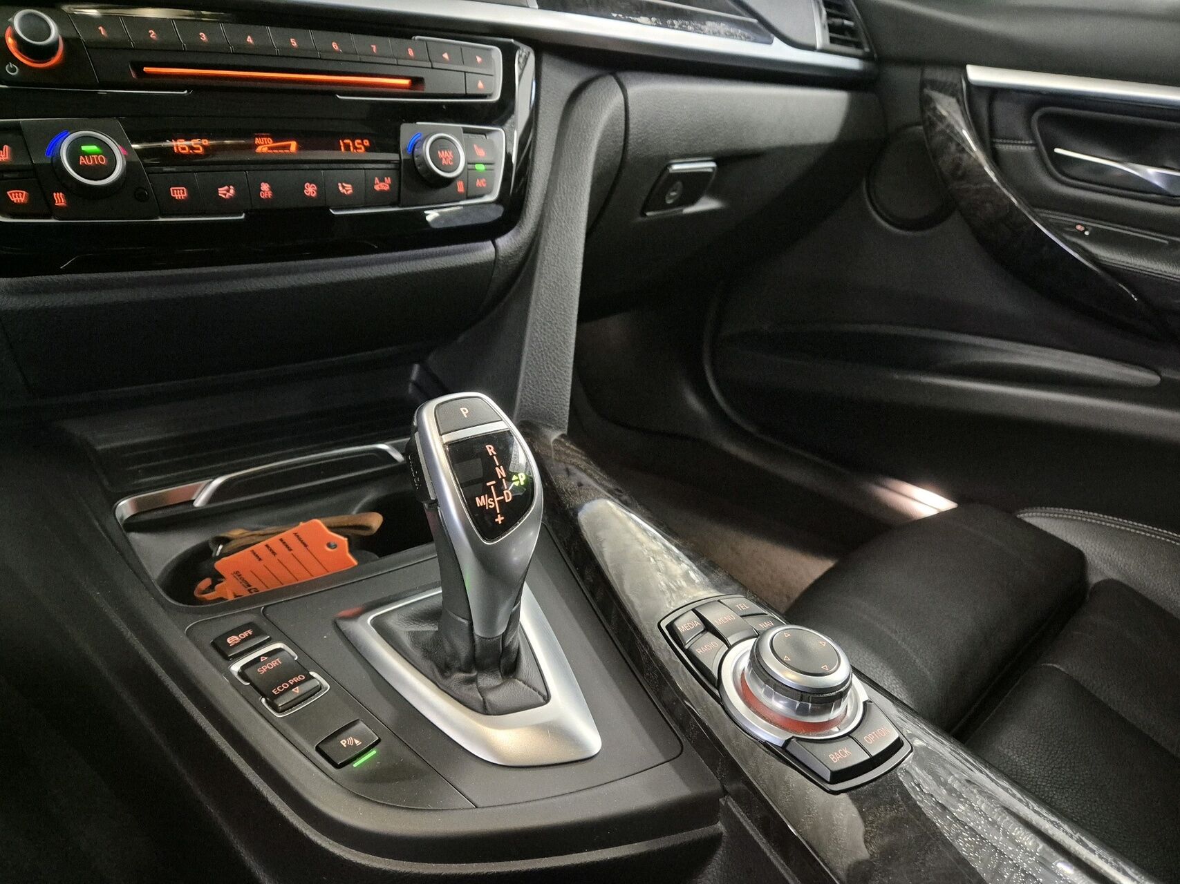 Billede af BMW 320d Touring 2,0 D M-Sport Steptronic 190HK Stc 8g Aut.