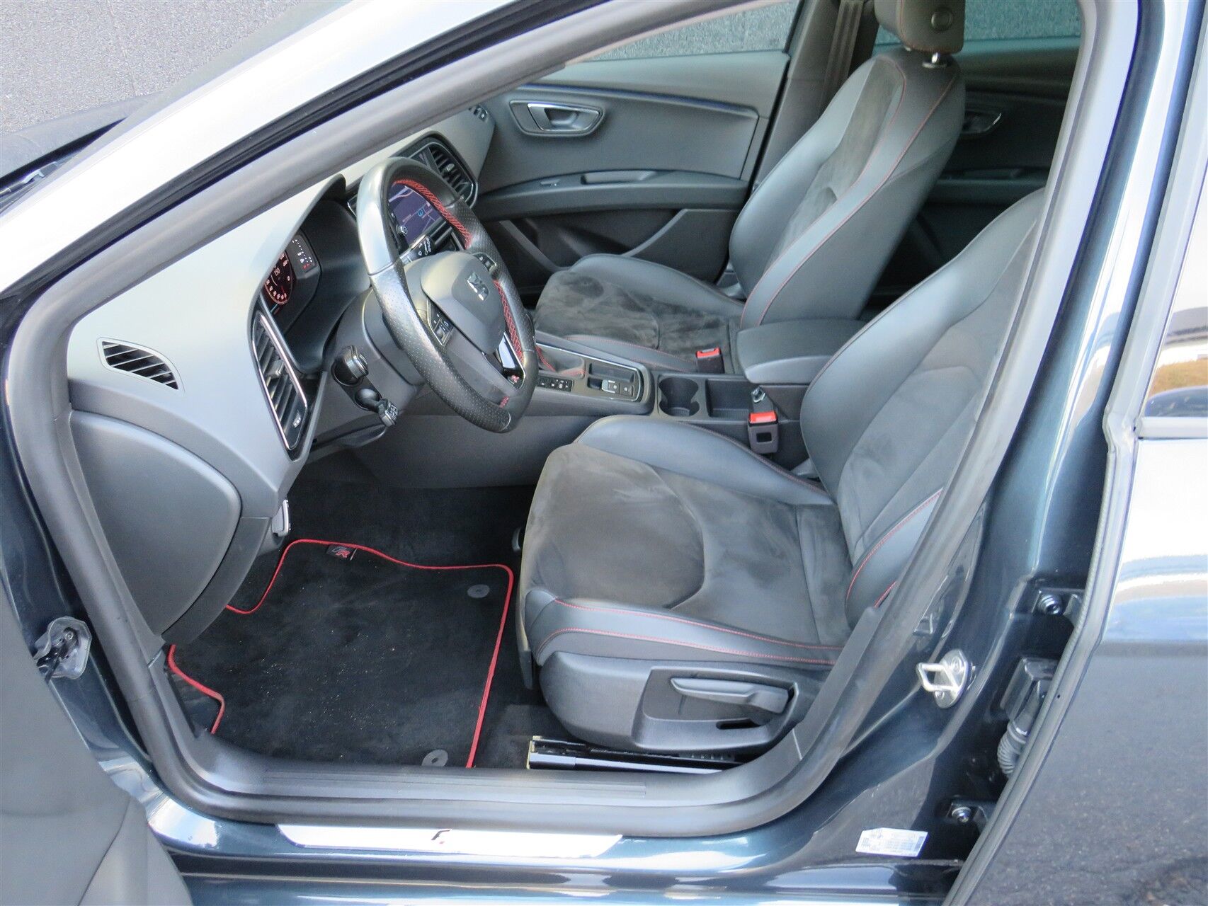 Billede af Seat Leon Sportstourer 1,5 TSI FR DSG 150HK Stc 7g Aut.