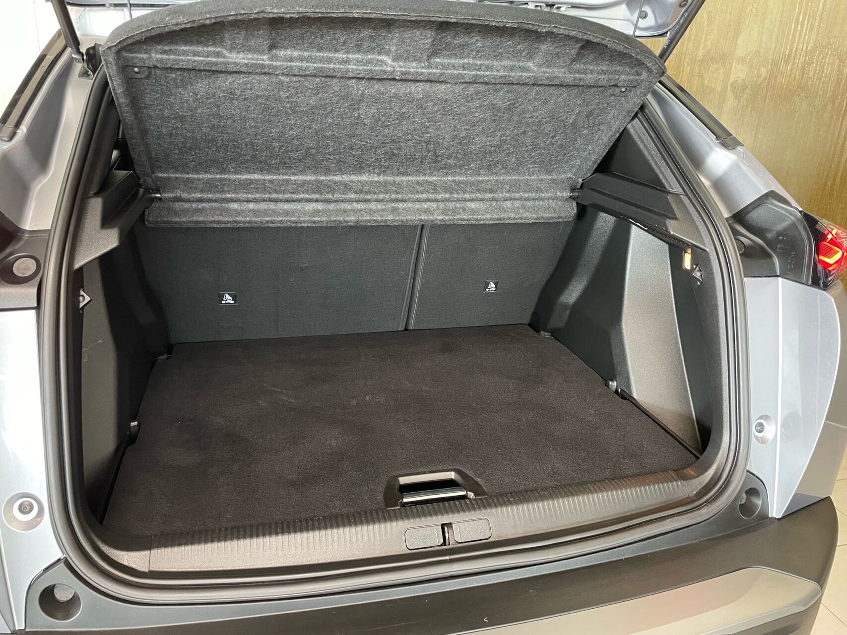 Billede af Peugeot e-2008 EL Allure 136HK 5d Aut.