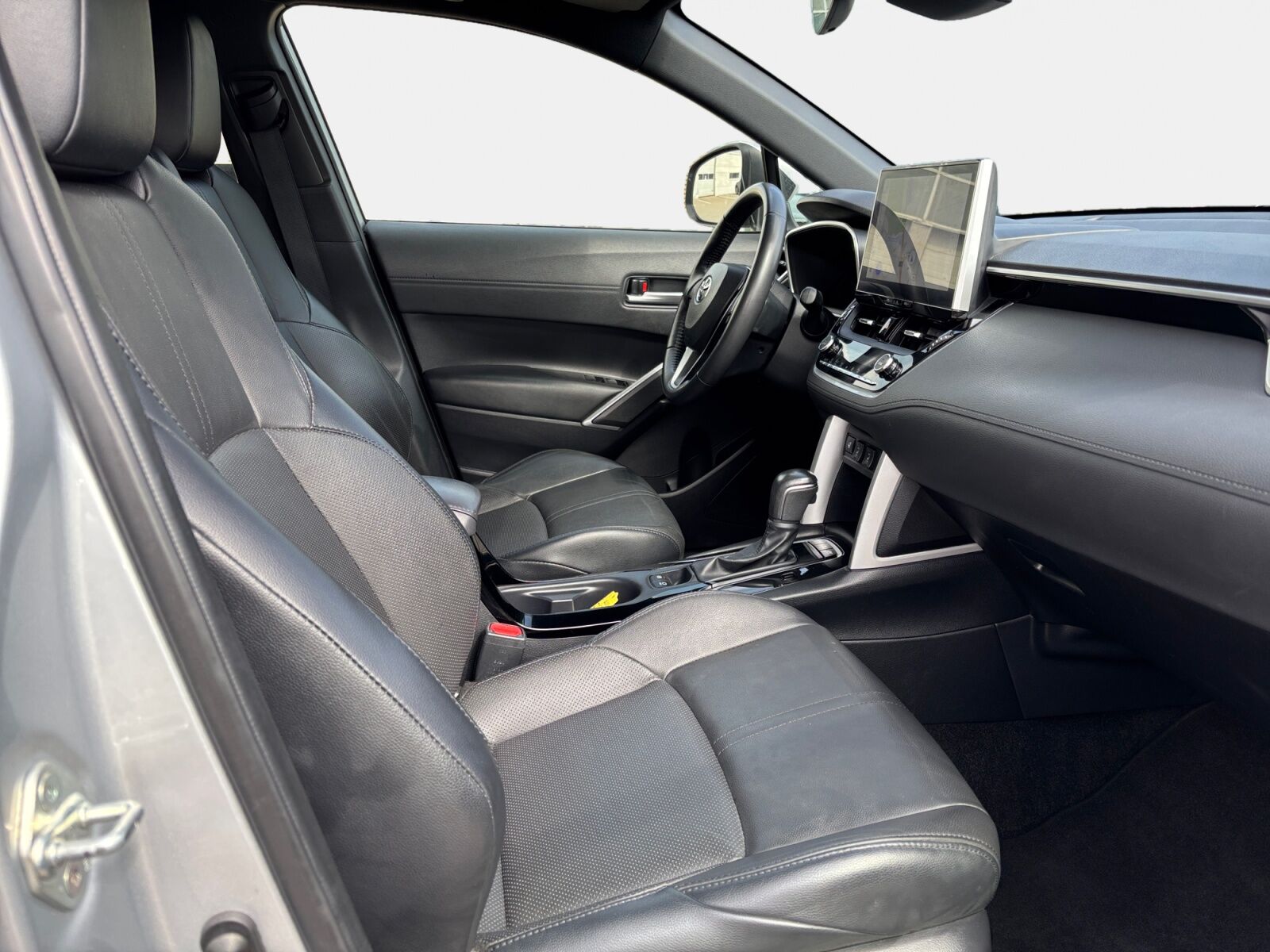 Billede af Toyota Corolla Cross 2,0 Hybrid Elegant E-CVT 197HK 5d Aut.