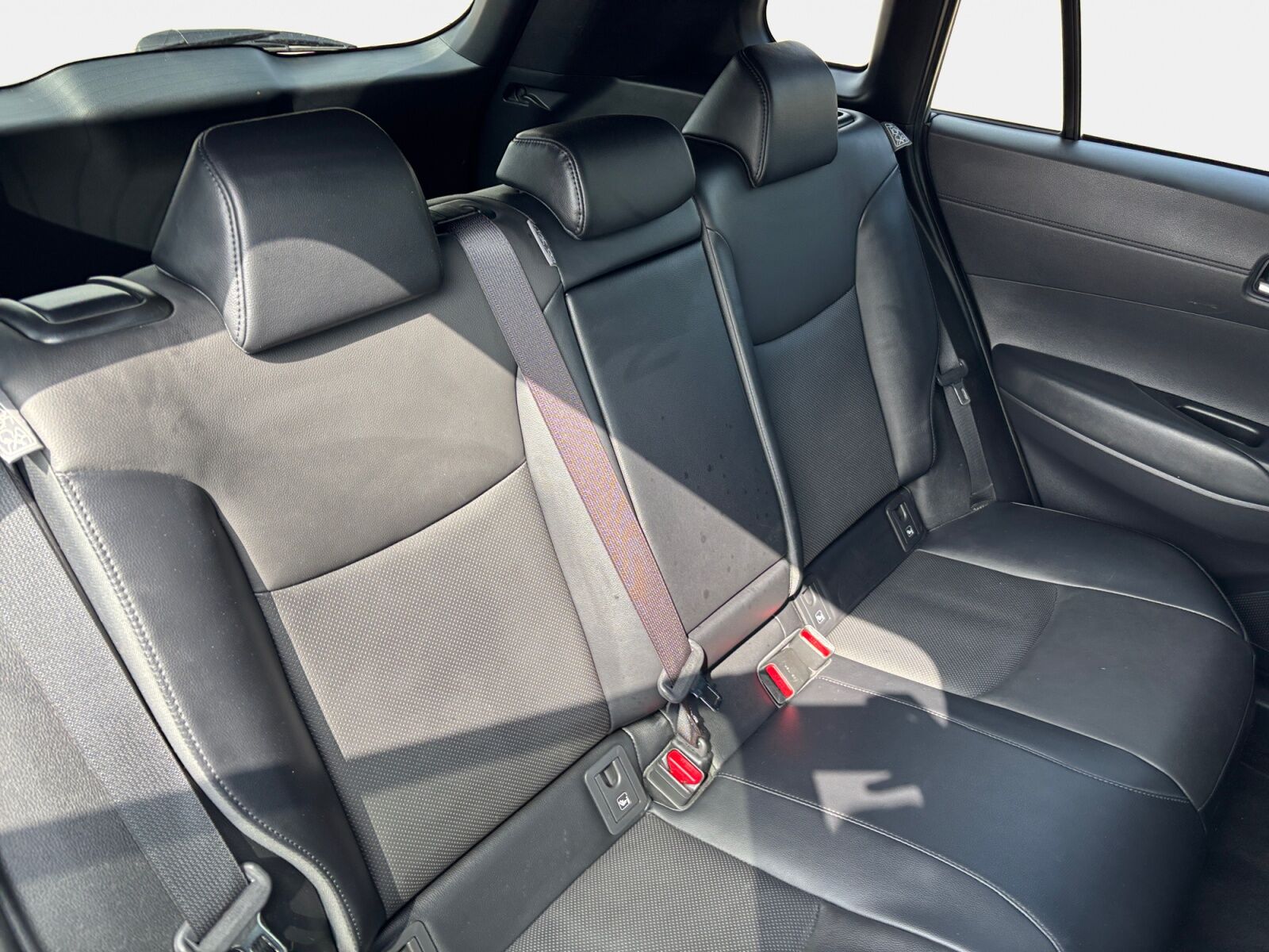 Billede af Toyota Corolla Cross 2,0 Hybrid Elegant E-CVT 197HK 5d Aut.