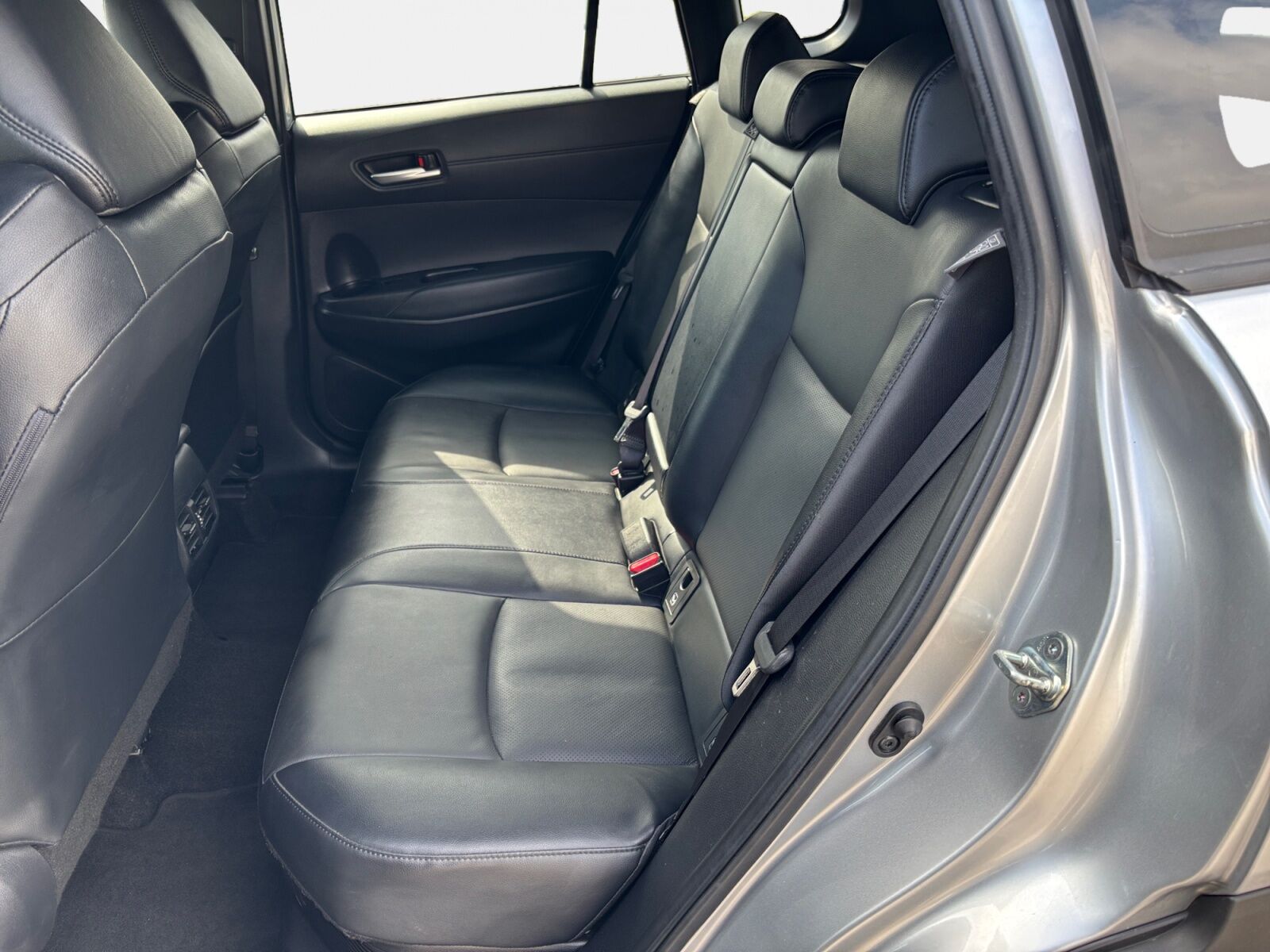 Billede af Toyota Corolla Cross 2,0 Hybrid Elegant E-CVT 197HK 5d Aut.