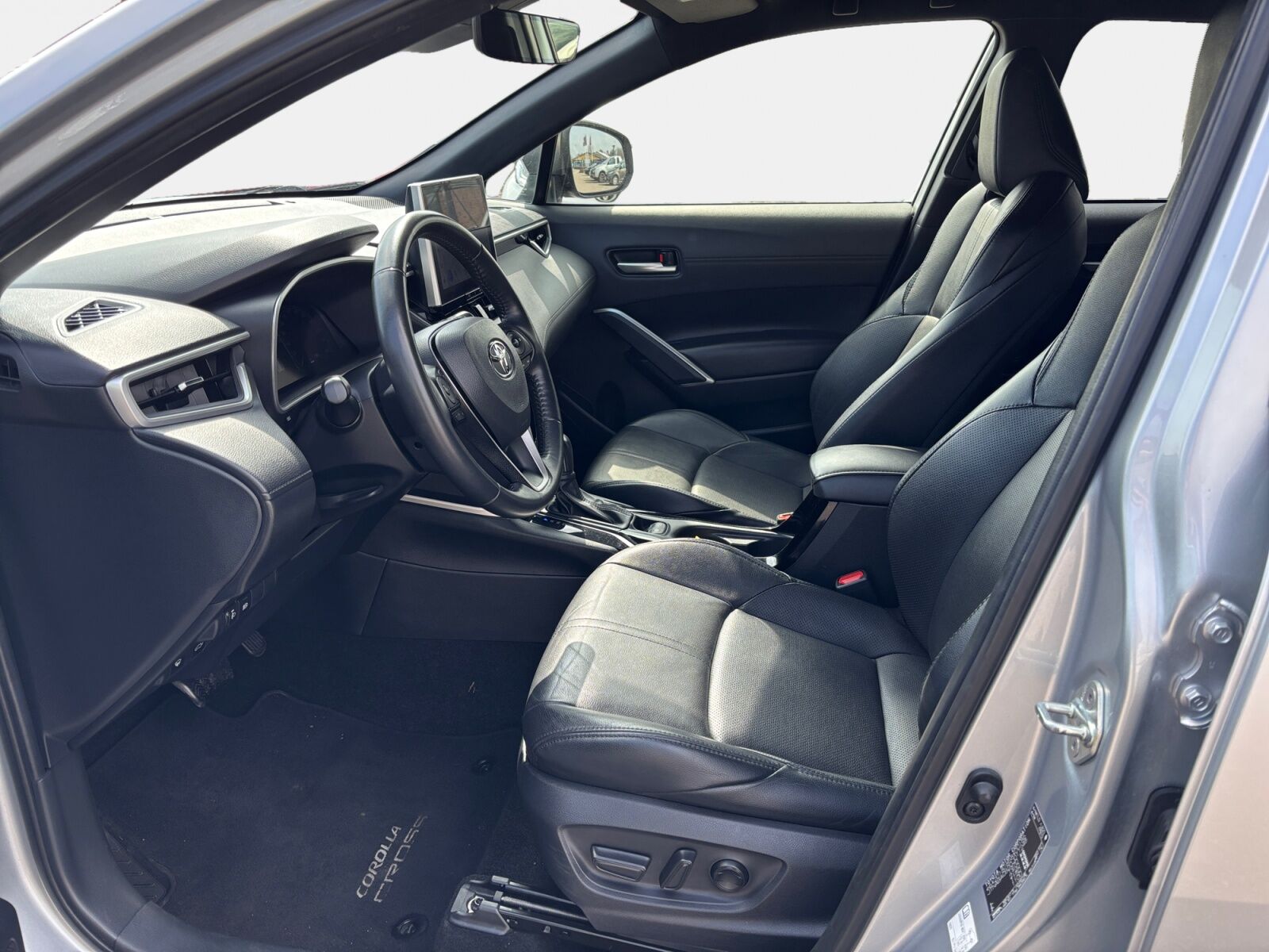 Billede af Toyota Corolla Cross 2,0 Hybrid Elegant E-CVT 197HK 5d Aut.