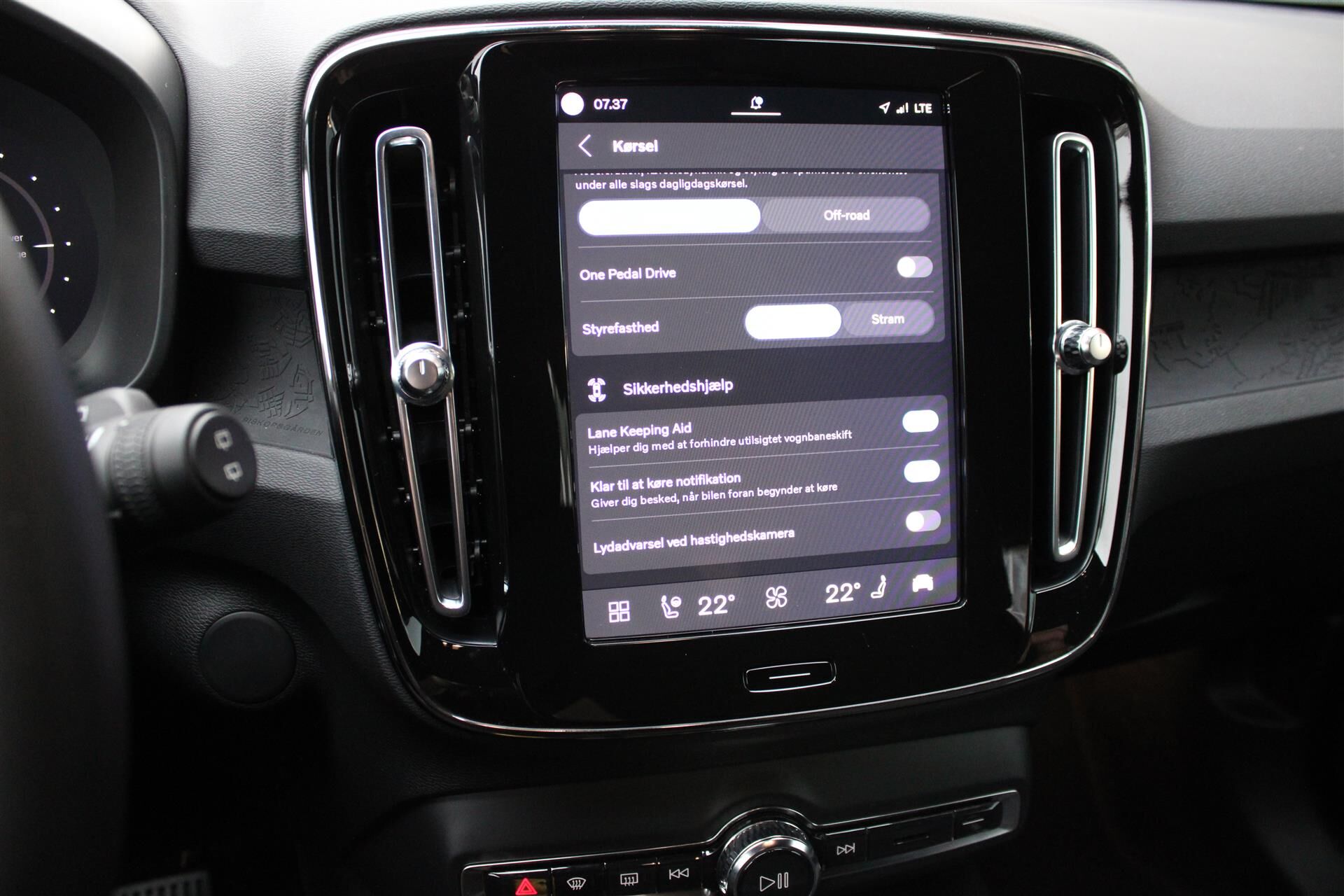 Billede af Volvo XC40 P8 Recharge Twin Plus AWD 408HK 5d Aut.