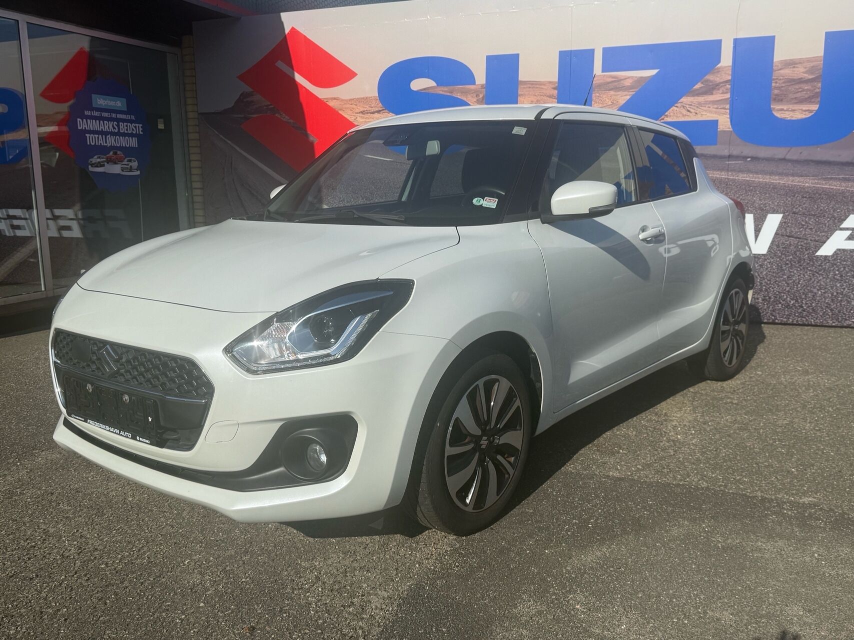 Billede af Suzuki Swift 1,2 Dualjet  Mild hybrid Exclusive Xtra 90HK 5d