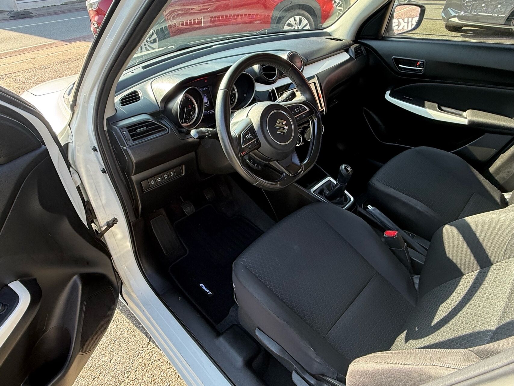 Billede af Suzuki Swift 1,2 Dualjet  Mild hybrid Exclusive Xtra 90HK 5d