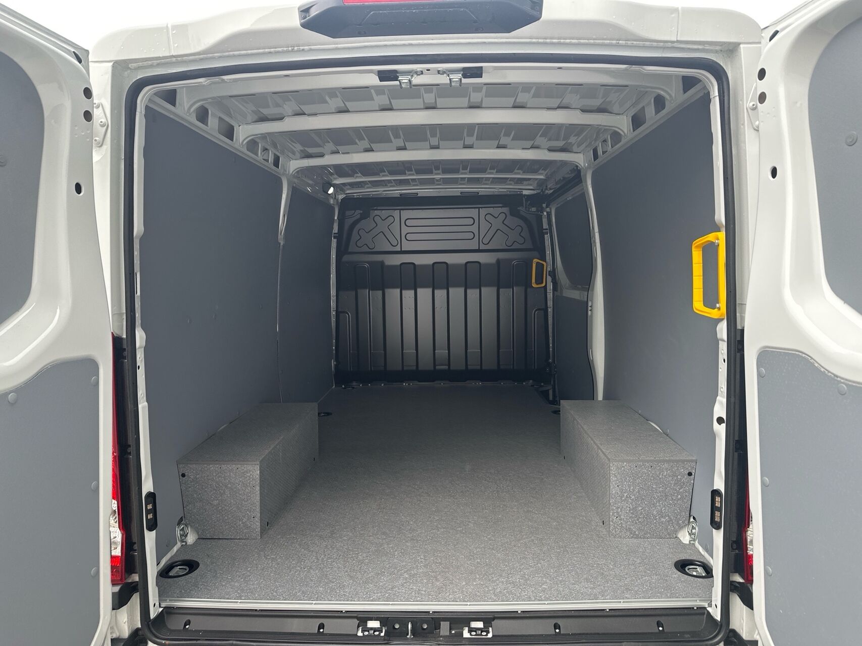 Billede af Iveco Daily 35S16 9m3 2,3 D Hi-Matic 156HK Van 8g Aut.