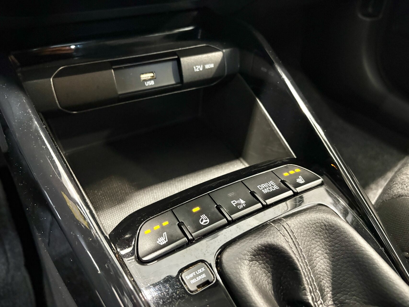 Billede af Kia Stonic 1,0 T-GDI  Mild hybrid Prestige m/Upgrade DCT 120HK 5d 7g Aut.