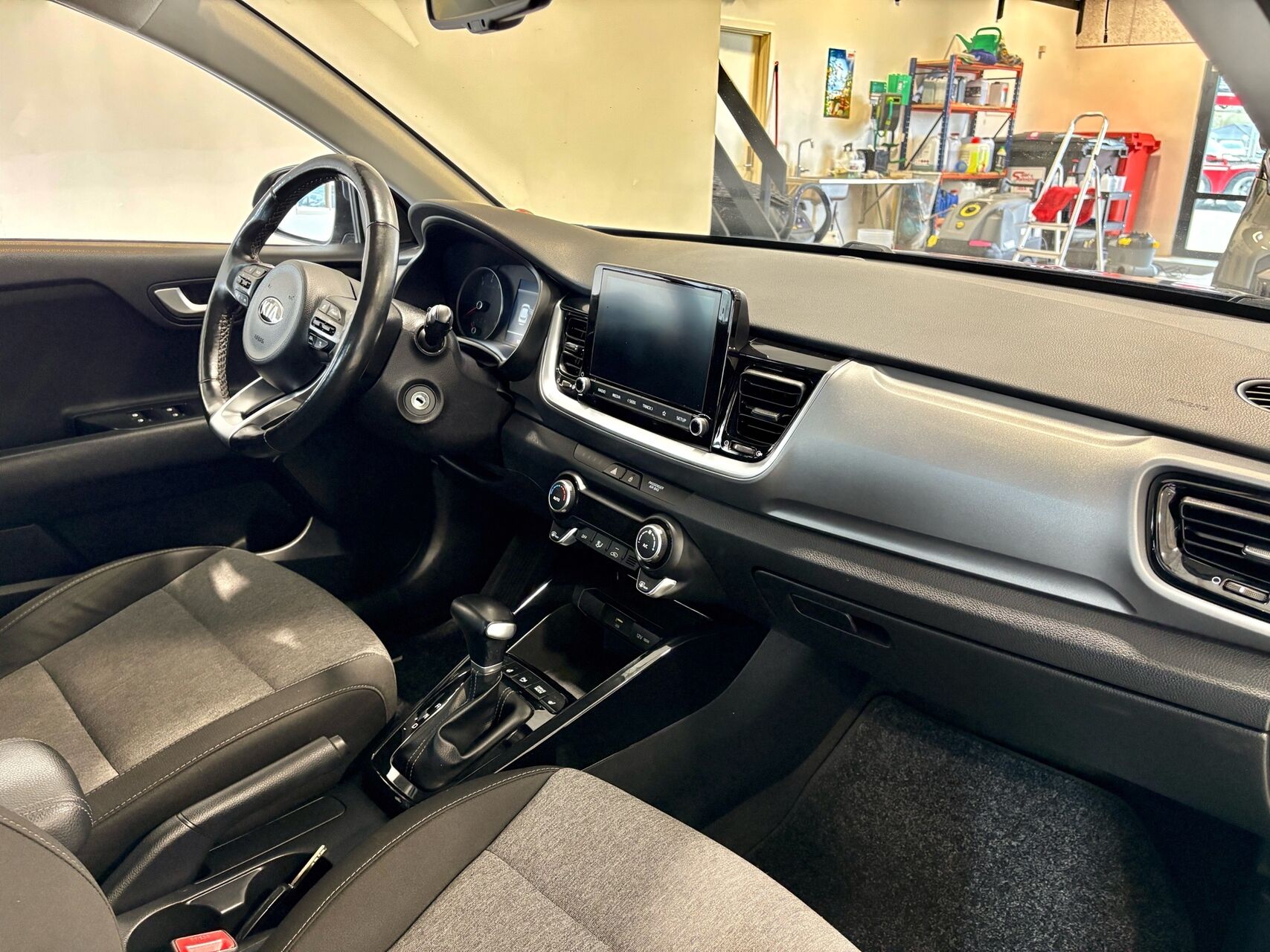 Billede af Kia Stonic 1,0 T-GDI  Mild hybrid Prestige m/Upgrade DCT 120HK 5d 7g Aut.